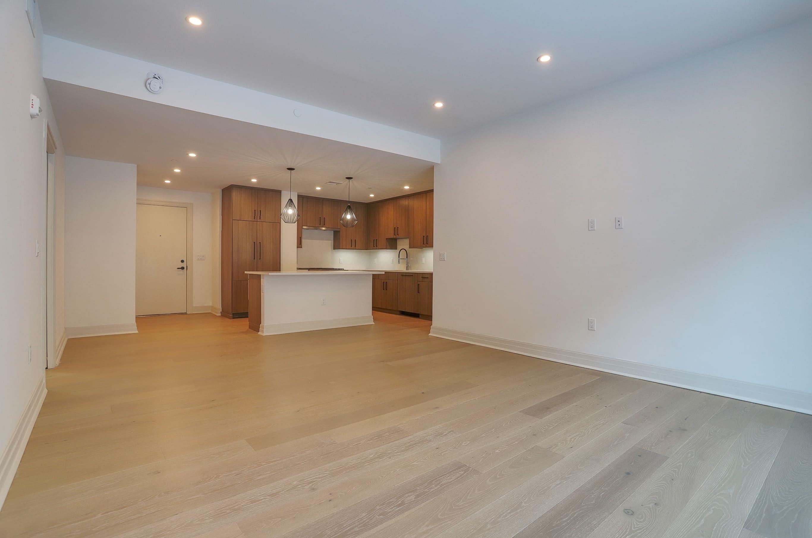 921 MADISON ST Unit: 201