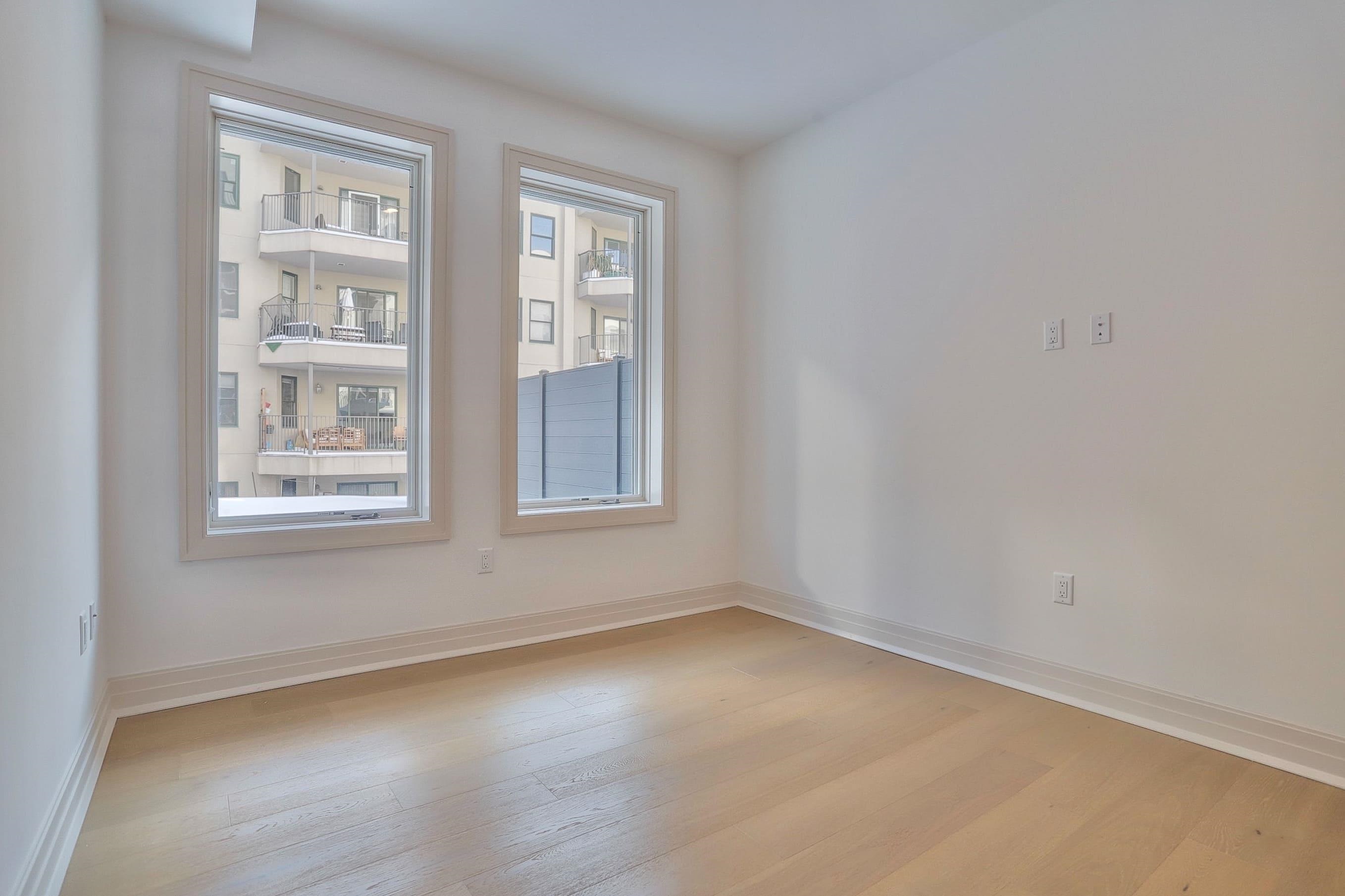 921 MADISON ST Unit: 201