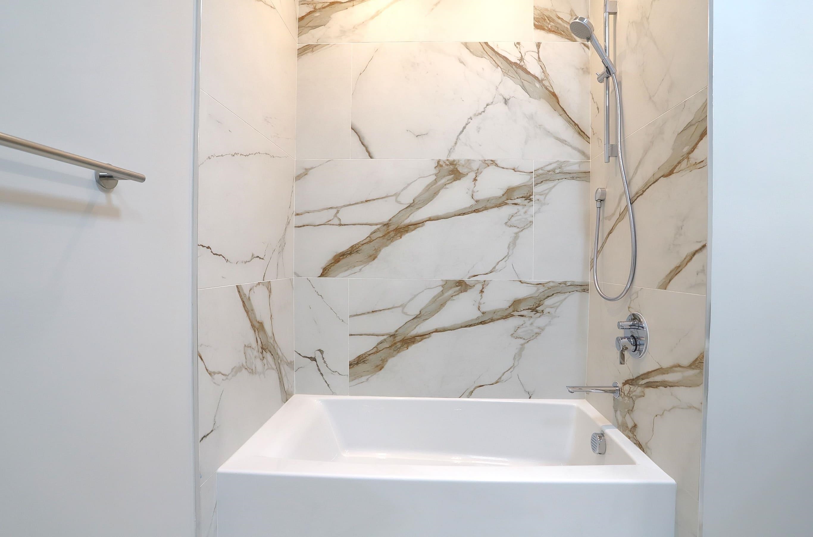 921 MADISON ST Unit: 201