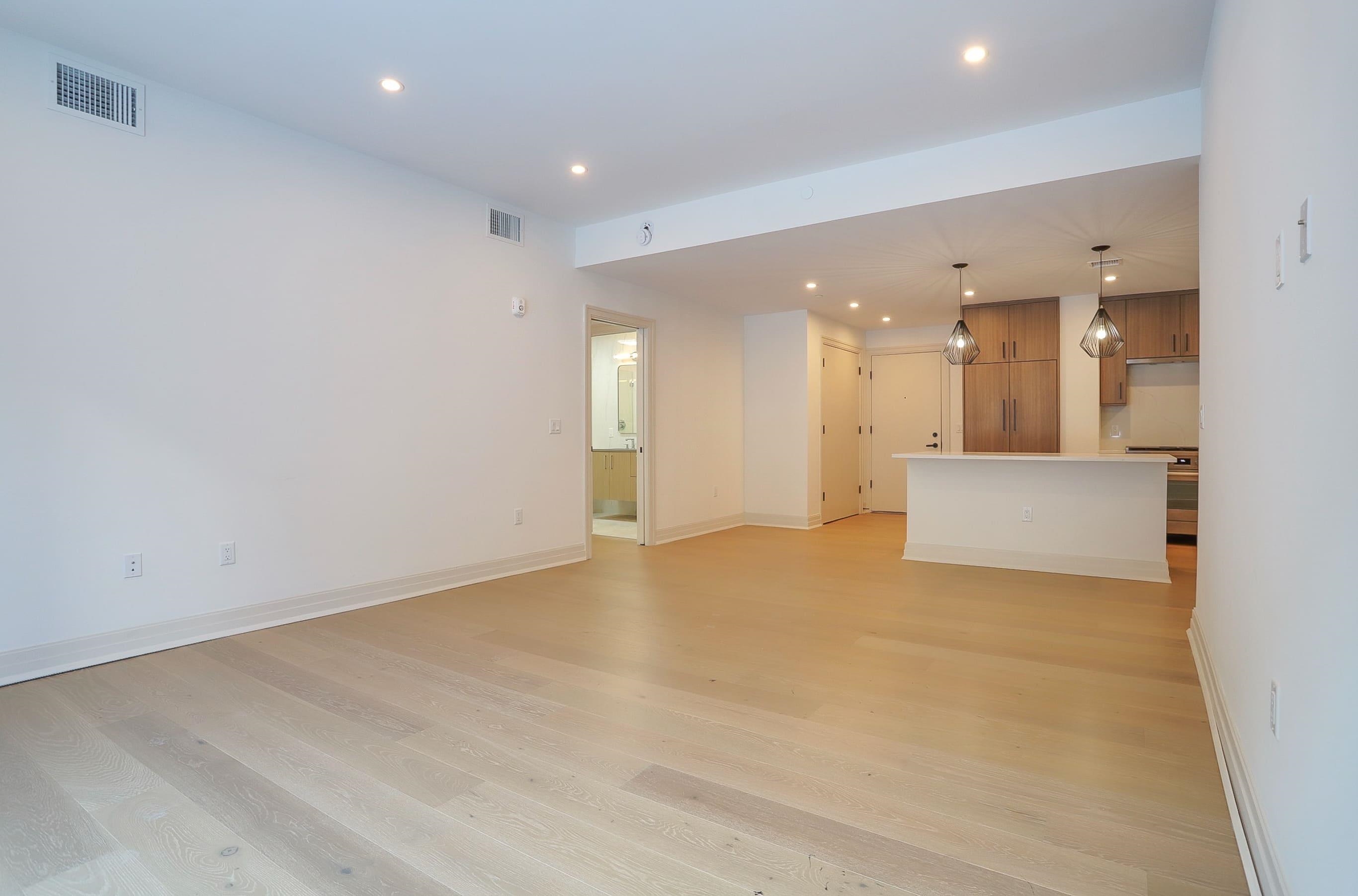 921 MADISON ST Unit: 201