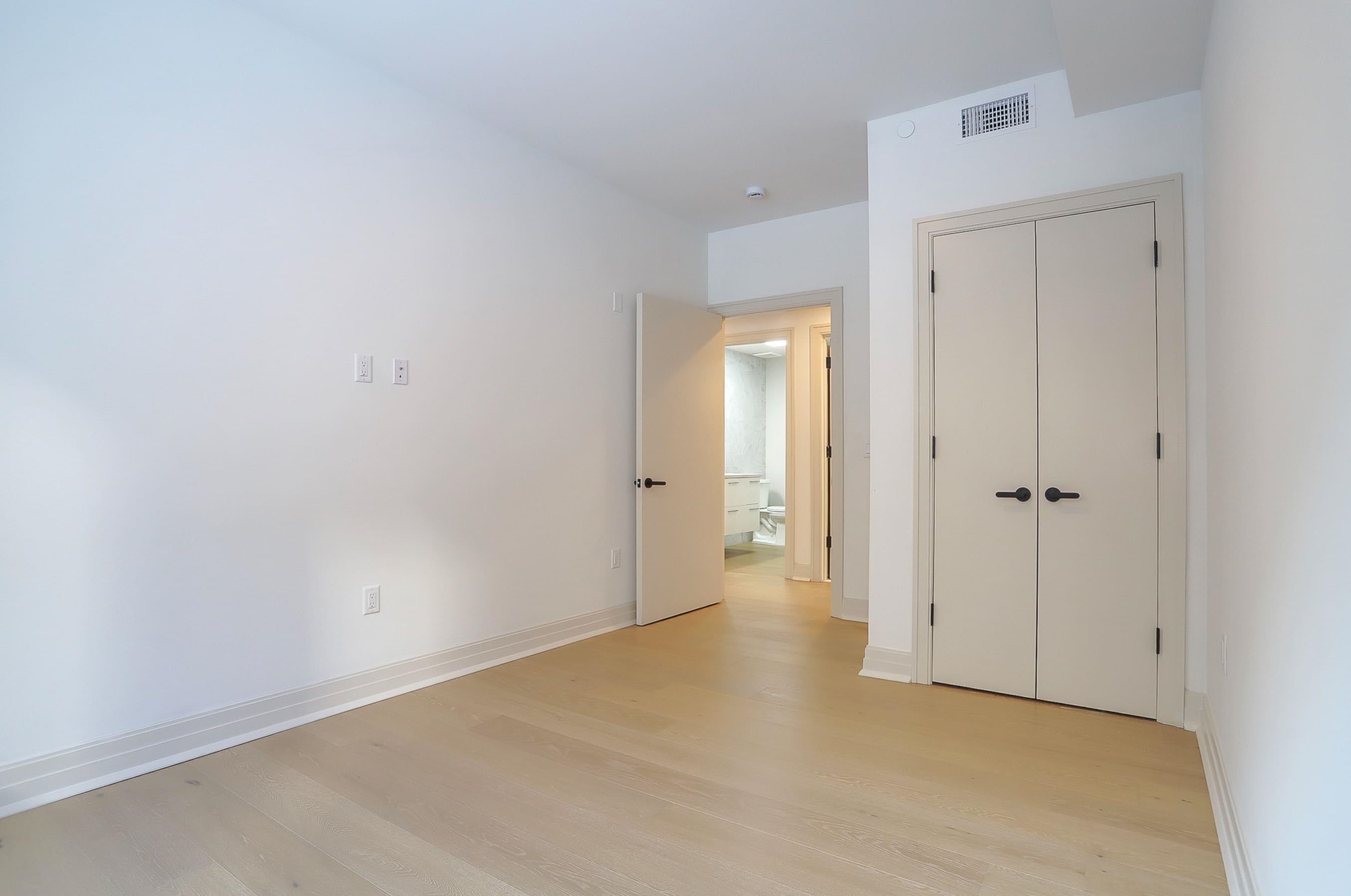 921 MADISON ST Unit: 201