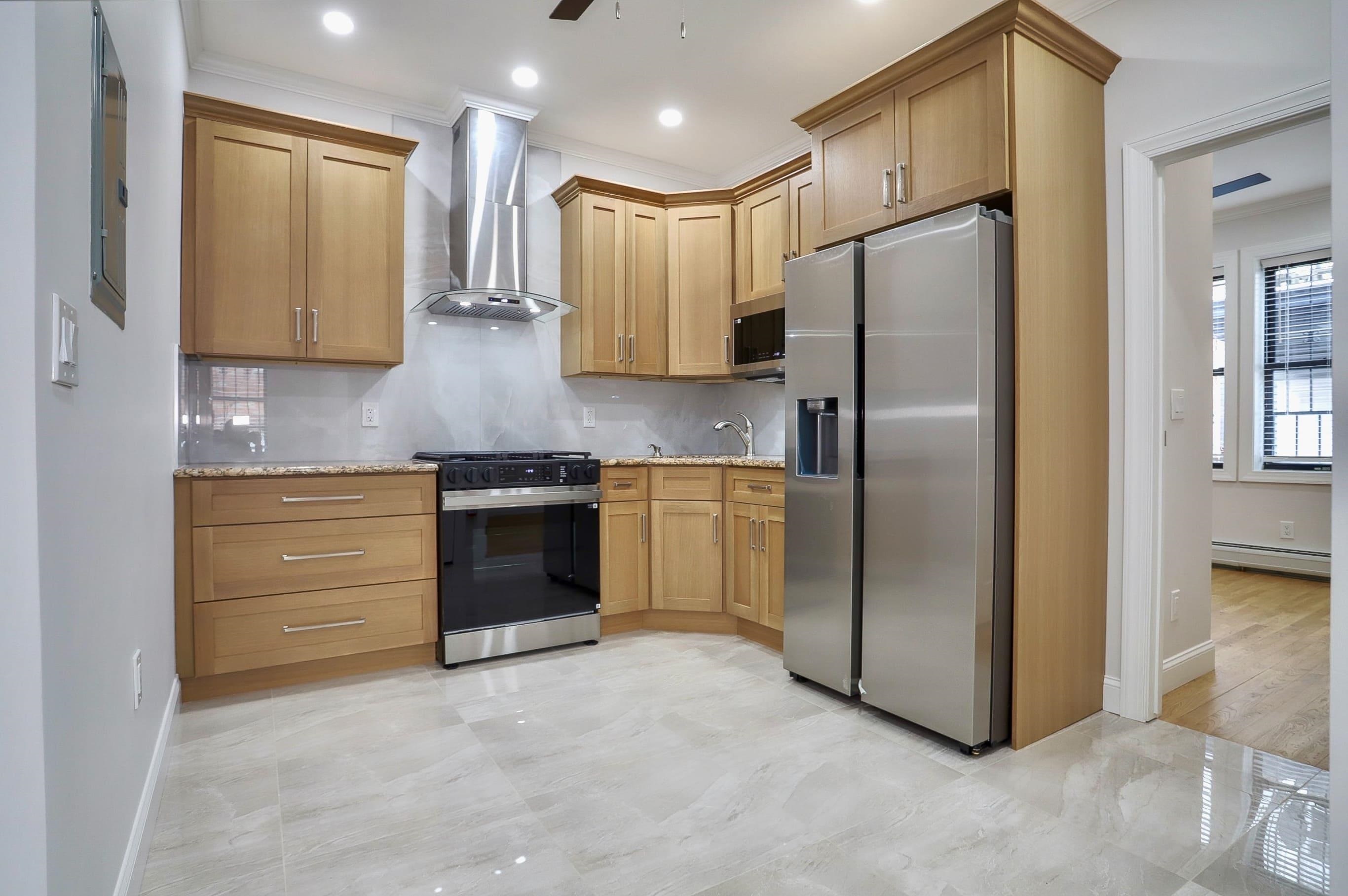 915 CENTRAL AVE Unit: 1