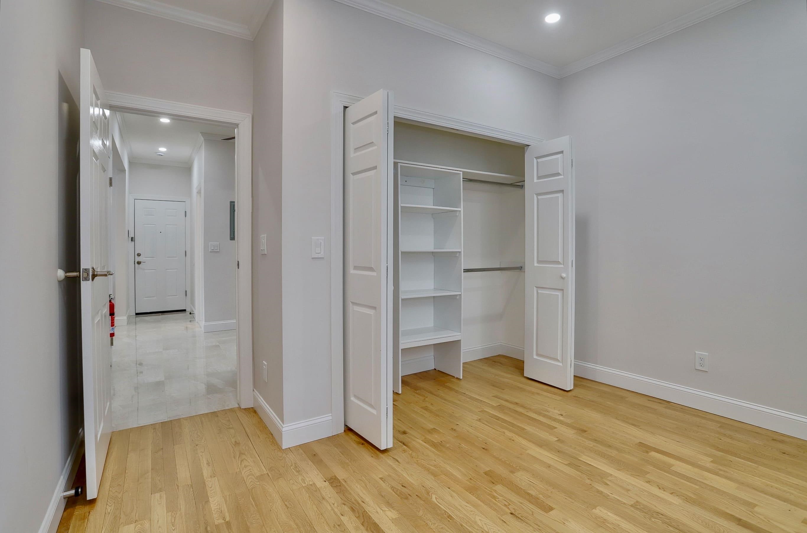 915 CENTRAL AVE Unit: 1