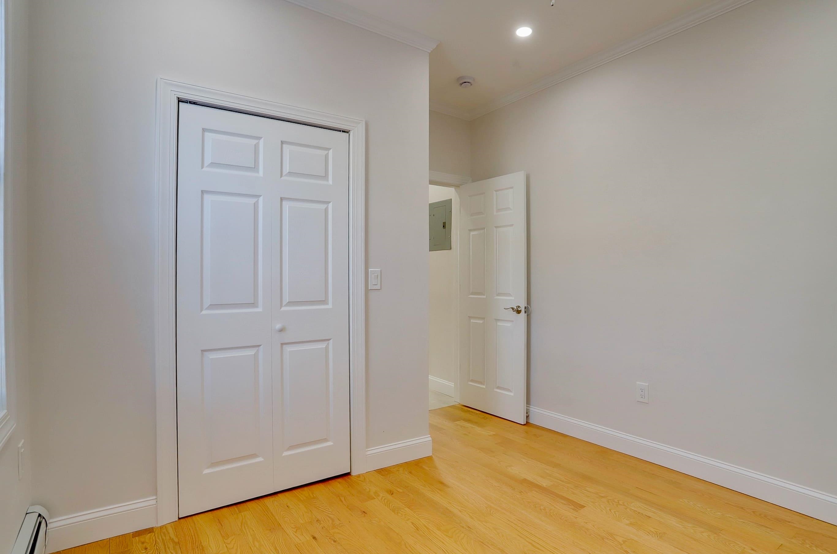 915 CENTRAL AVE Unit: 2