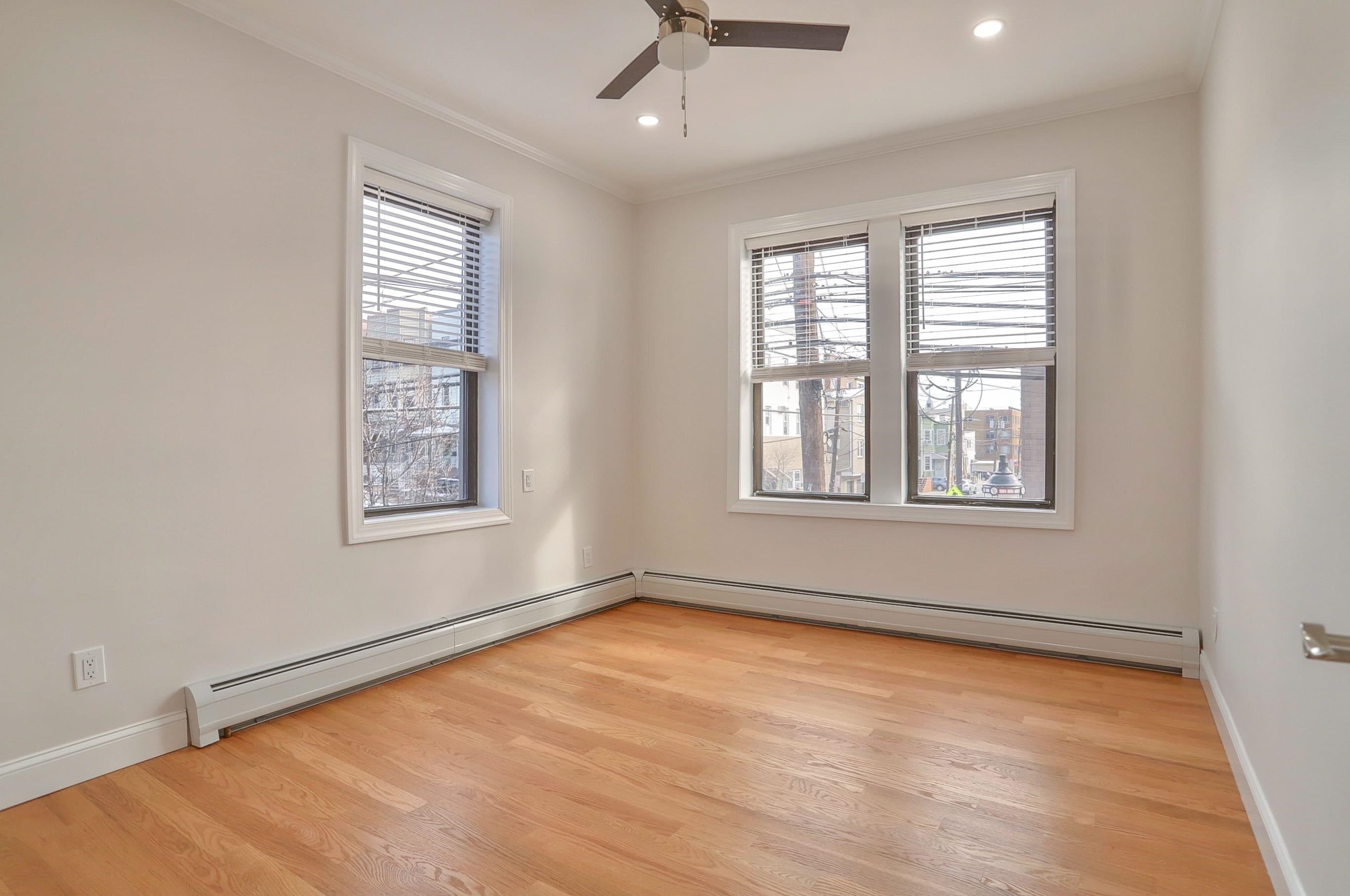 915 CENTRAL AVE Unit: 2