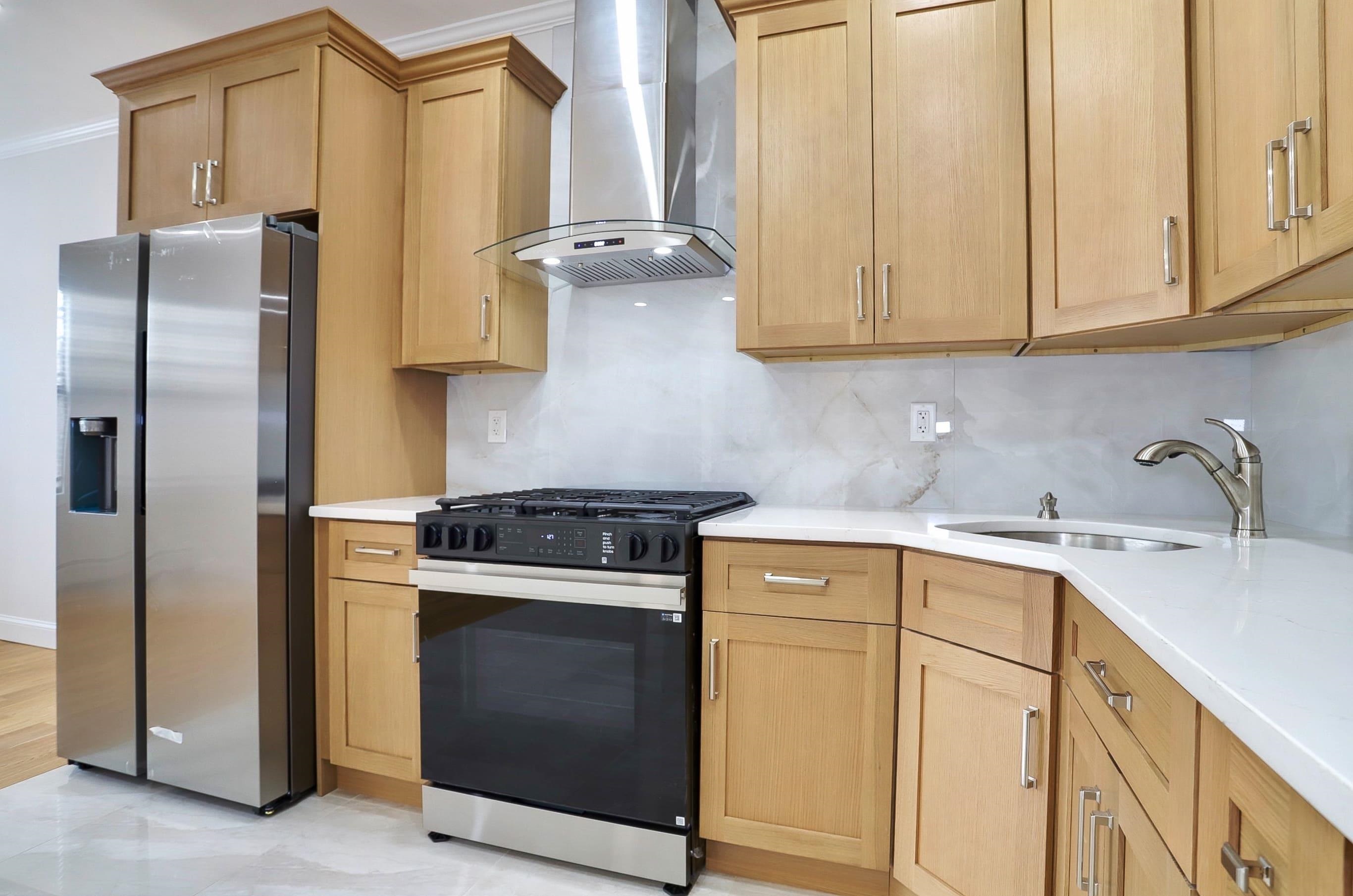 915 CENTRAL AVE Unit: 2