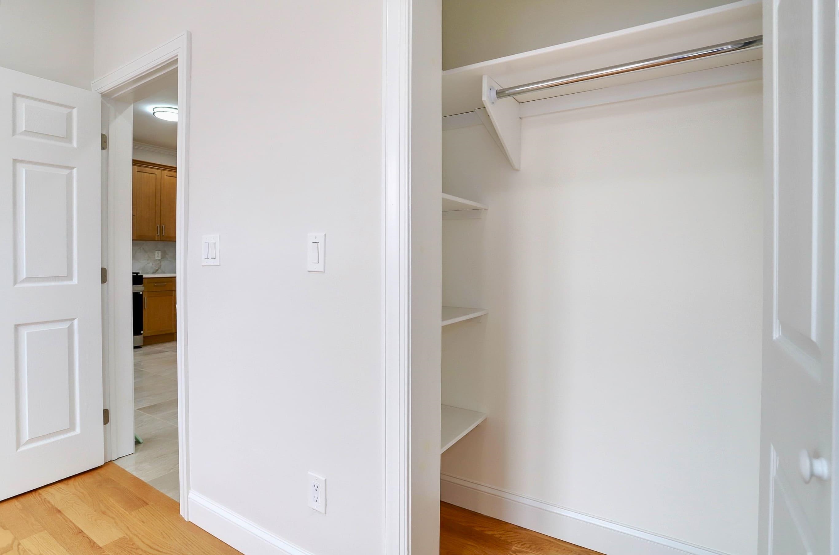 915 CENTRAL AVE Unit: 2