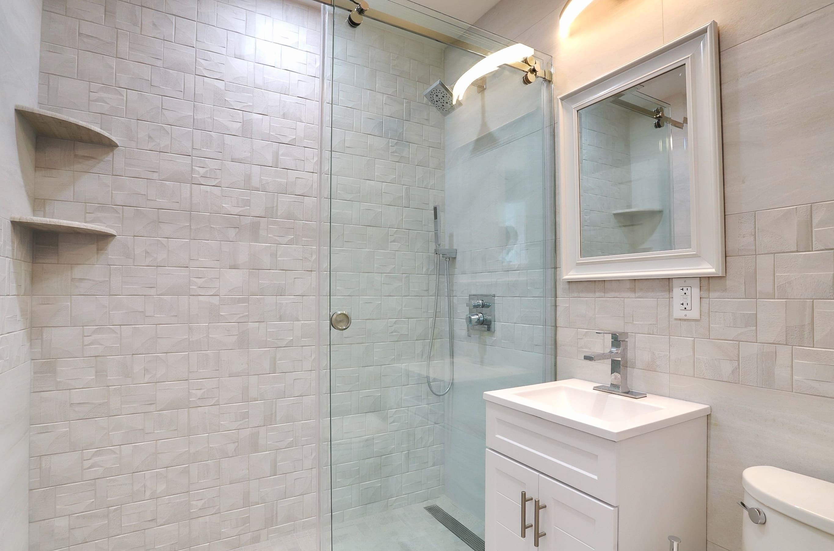 915 CENTRAL AVE Unit: 3