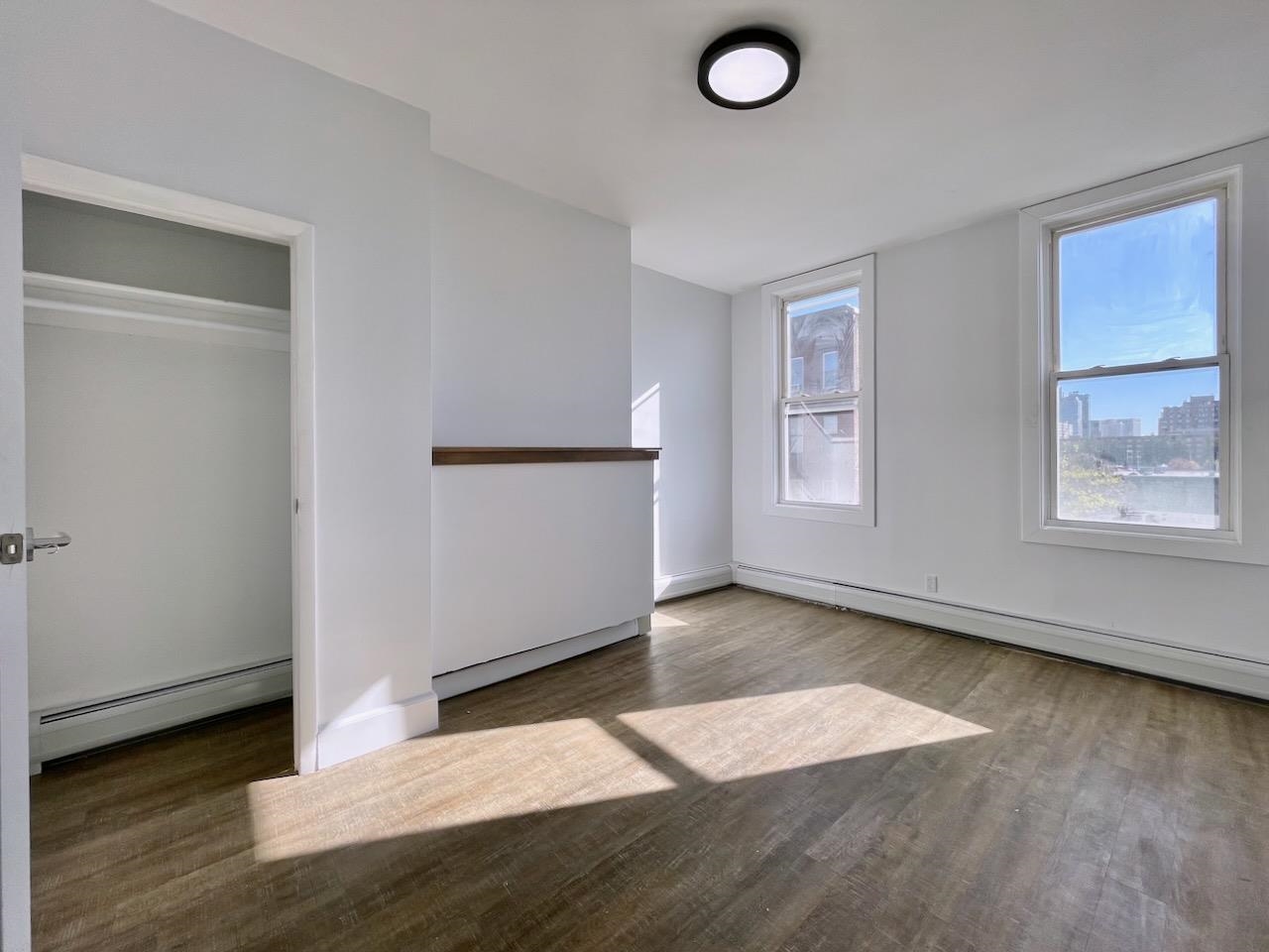 212 15TH ST Unit: 5