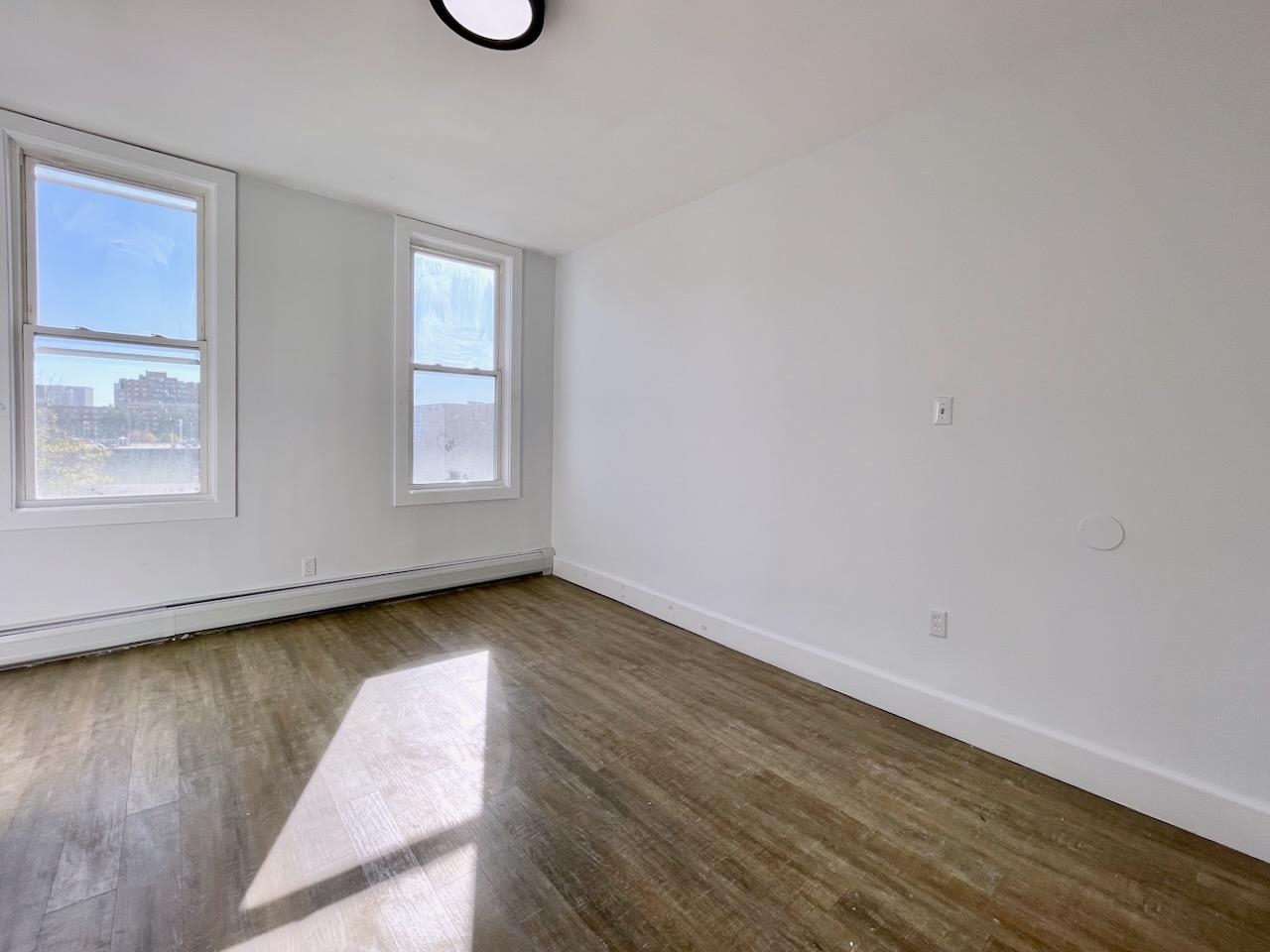212 15TH ST Unit: 5