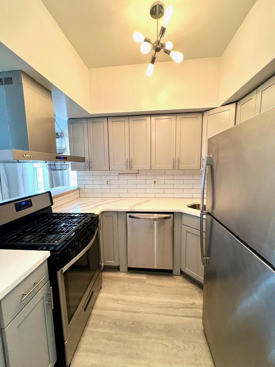 301 MONROE ST Unit: 4R