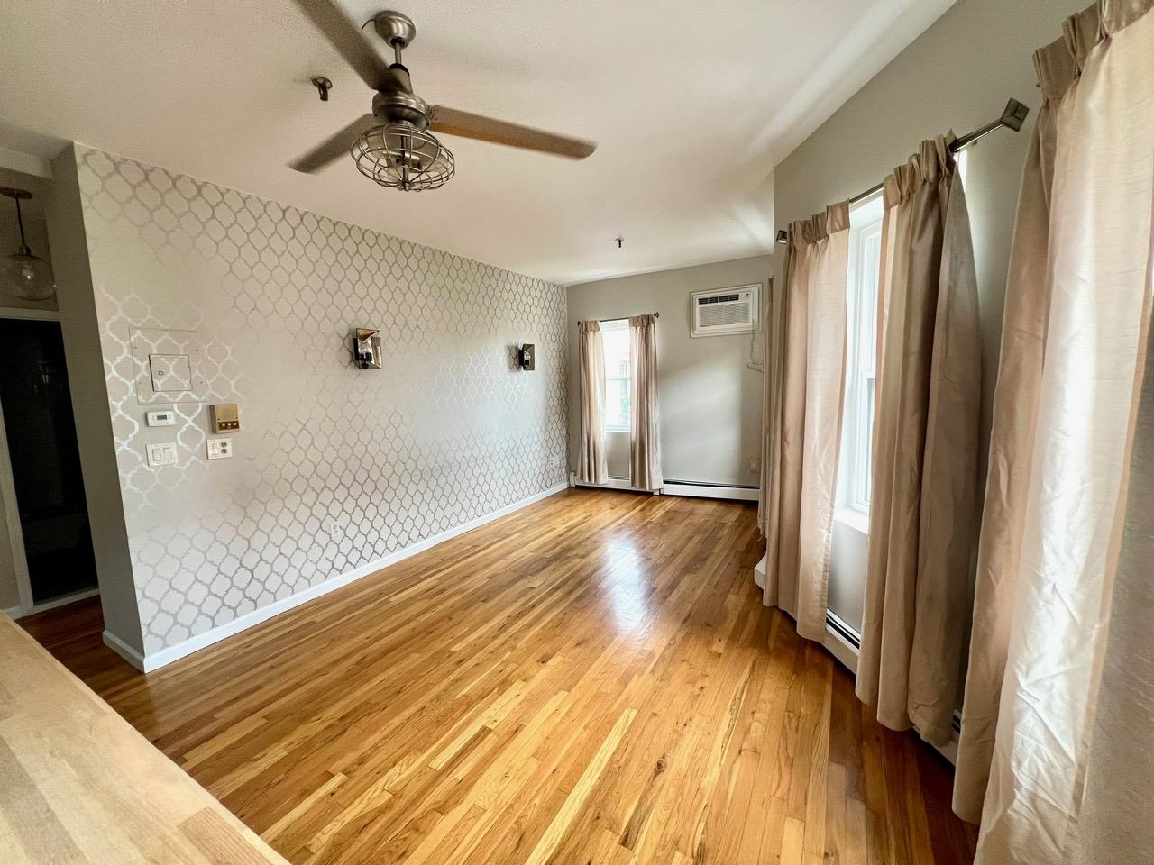 301 MONROE ST Unit: 4R