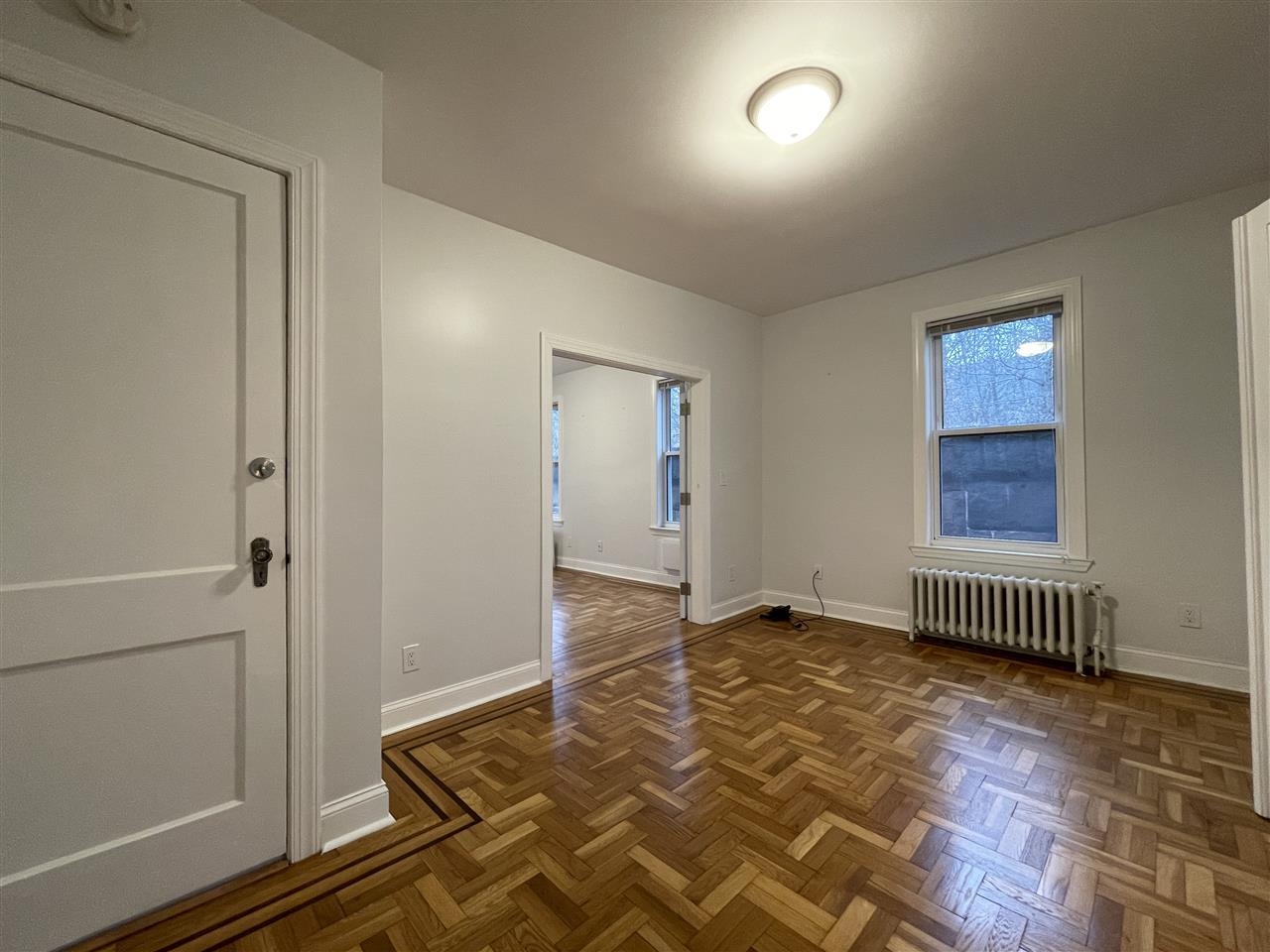 445 MONMOUTH ST Unit: 3