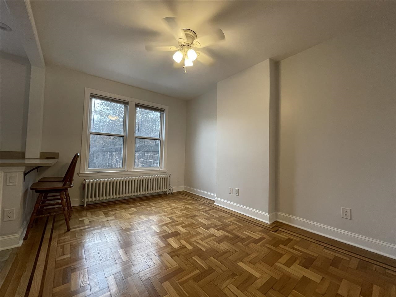 445 MONMOUTH ST Unit: 3