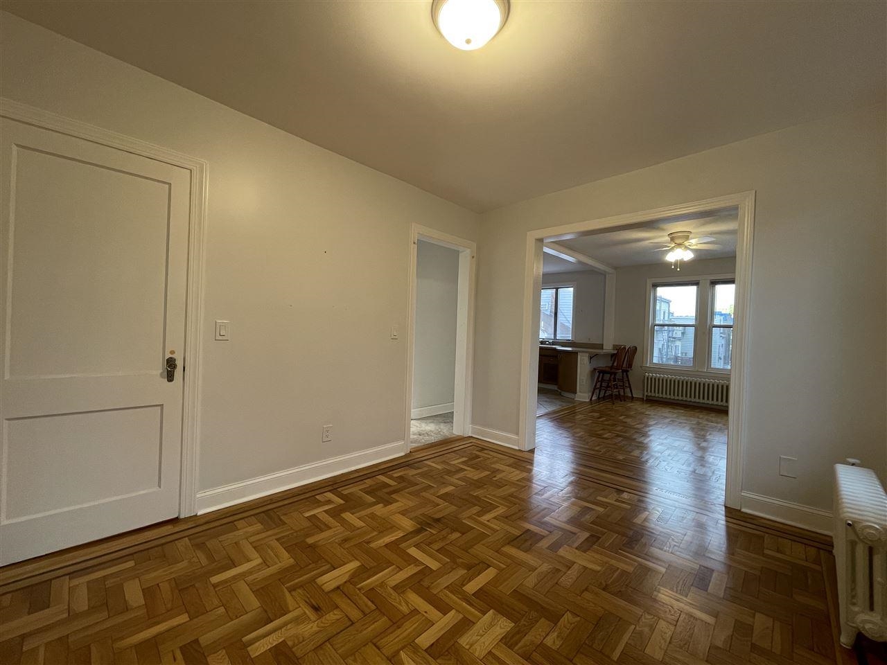 445 MONMOUTH ST Unit: 3