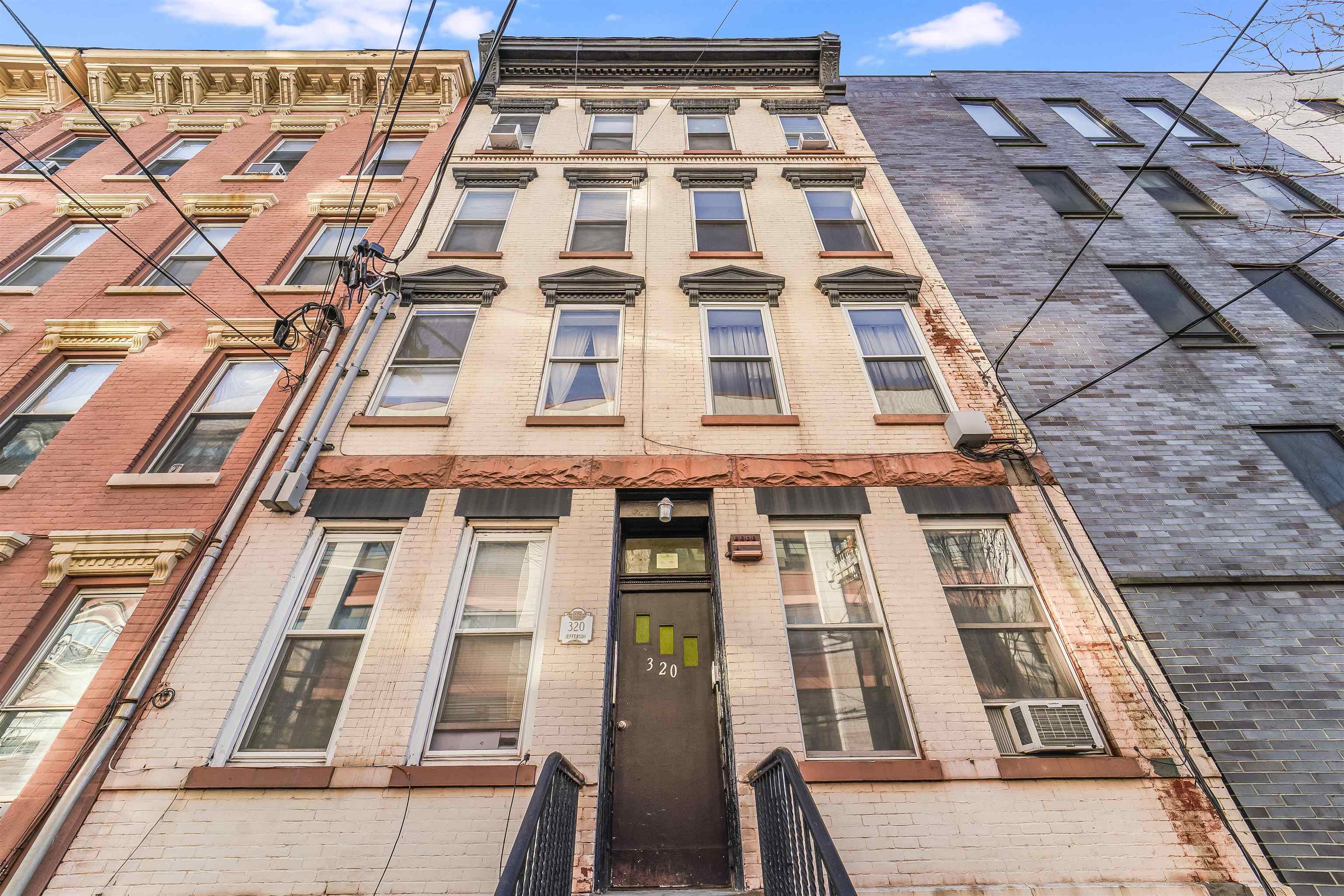 320 JEFFERSON ST Unit: 1RF