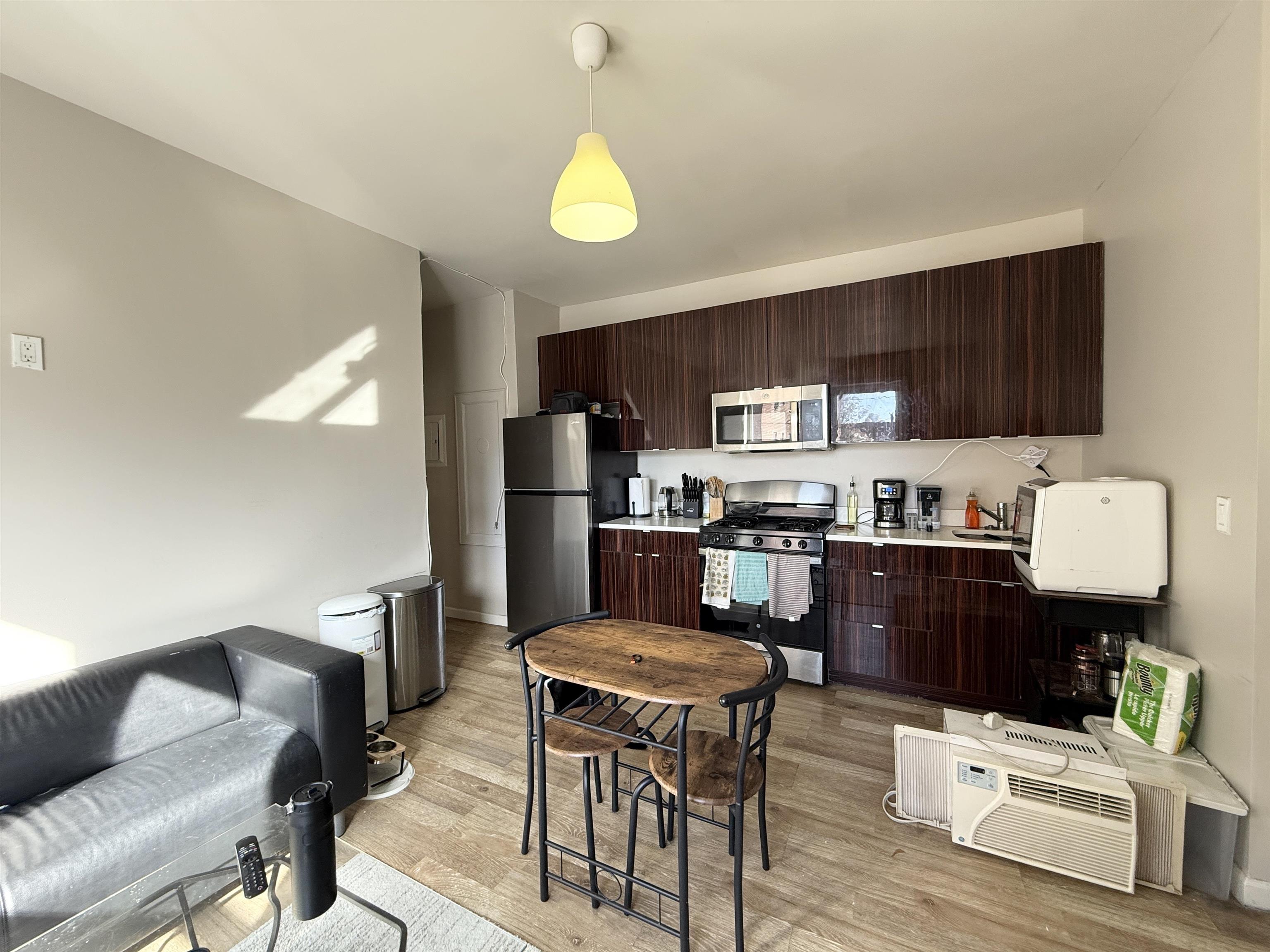 160 VROOM ST Unit: 28