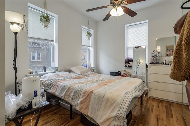 977 SUMMIT AVE Unit: 2