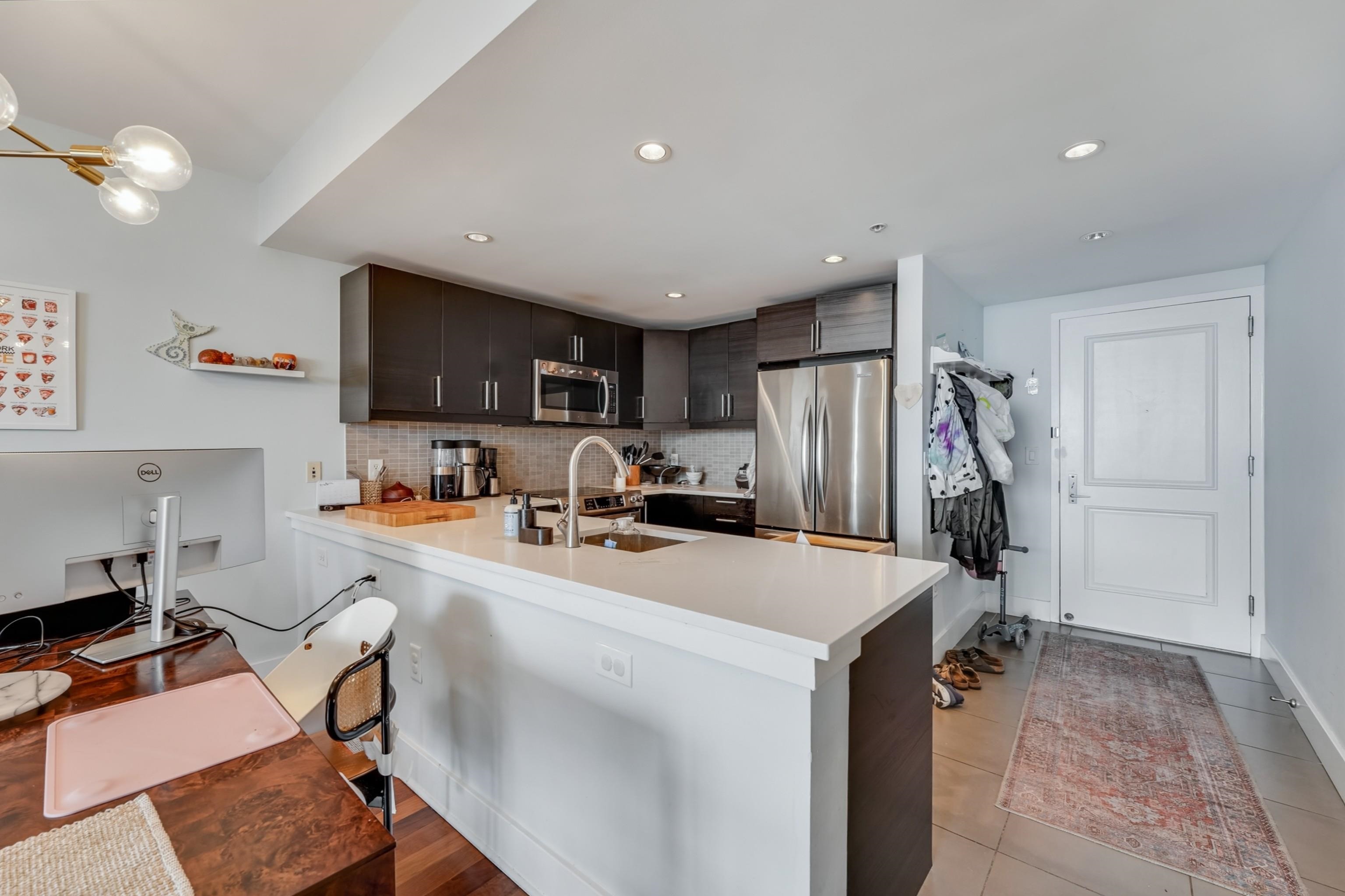 88 MORGAN ST Unit: 2006