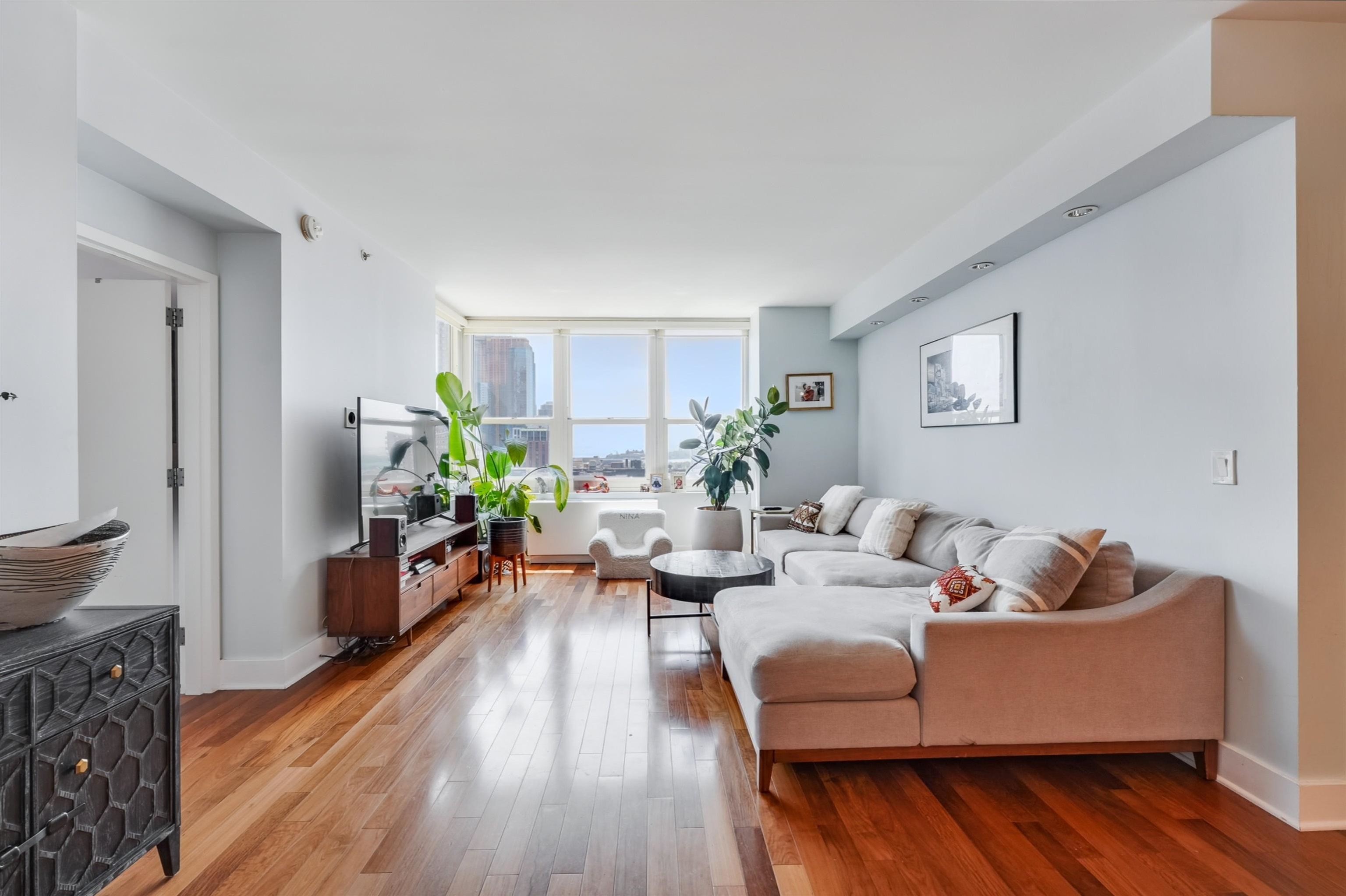 88 MORGAN ST Unit: 2006