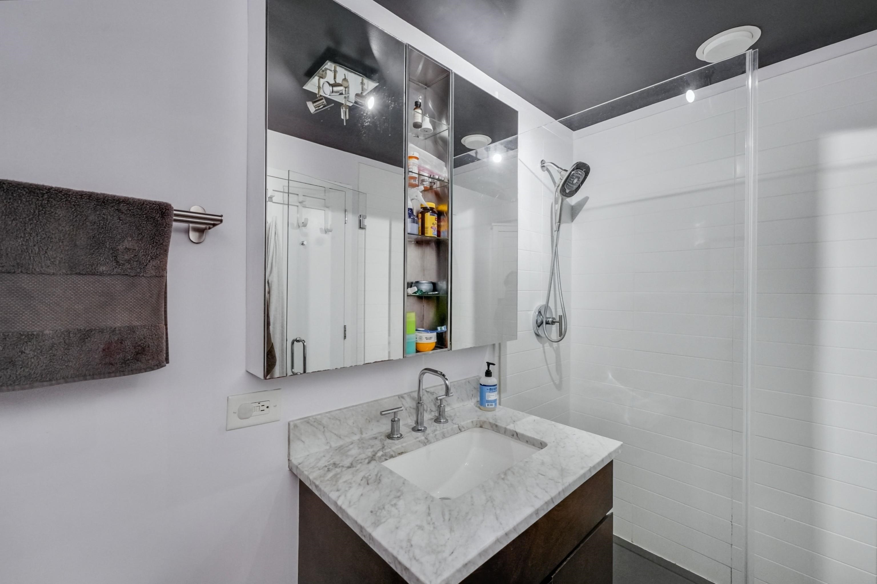 88 MORGAN ST Unit: 2006