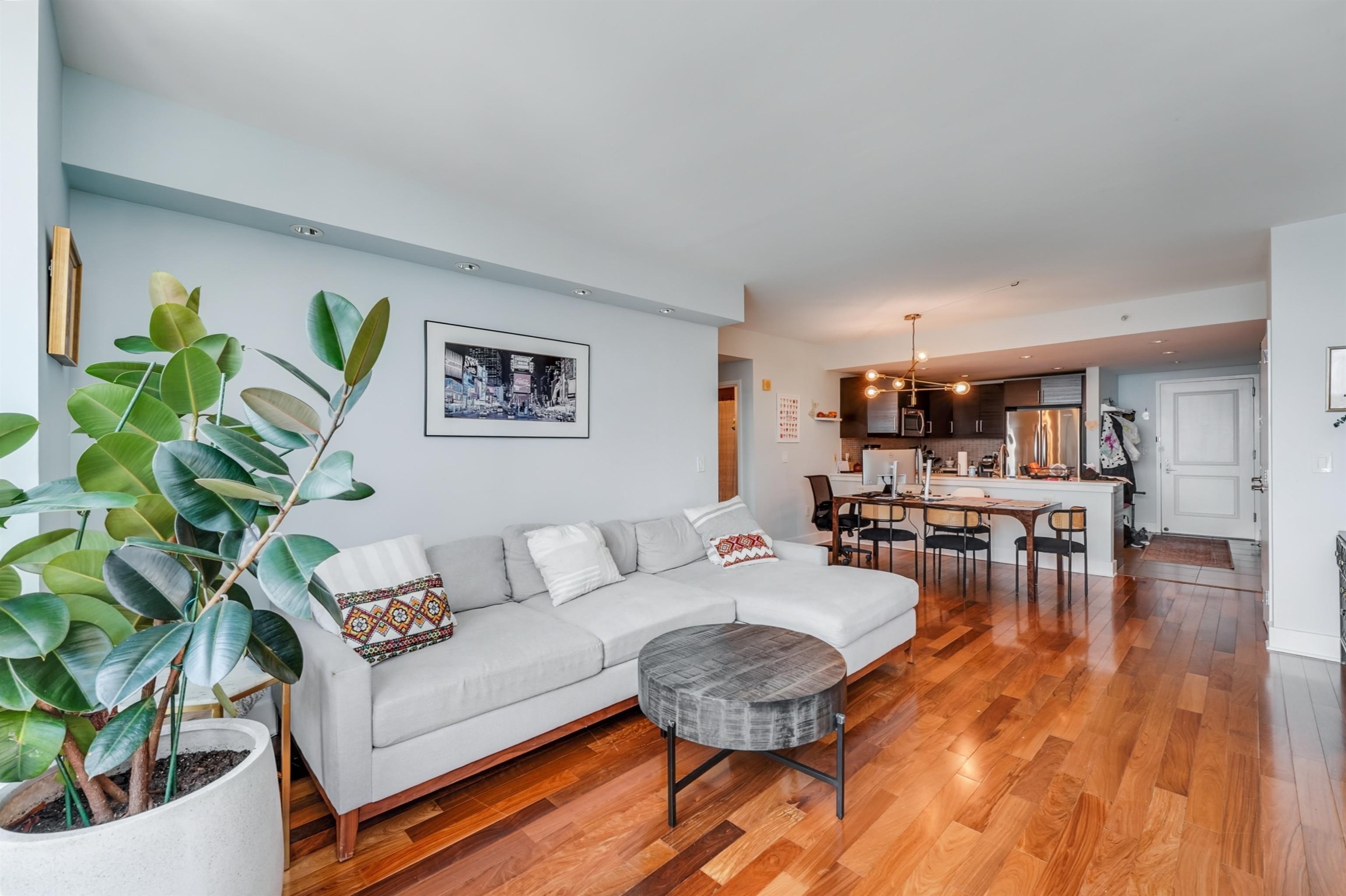 88 MORGAN ST Unit: 2006