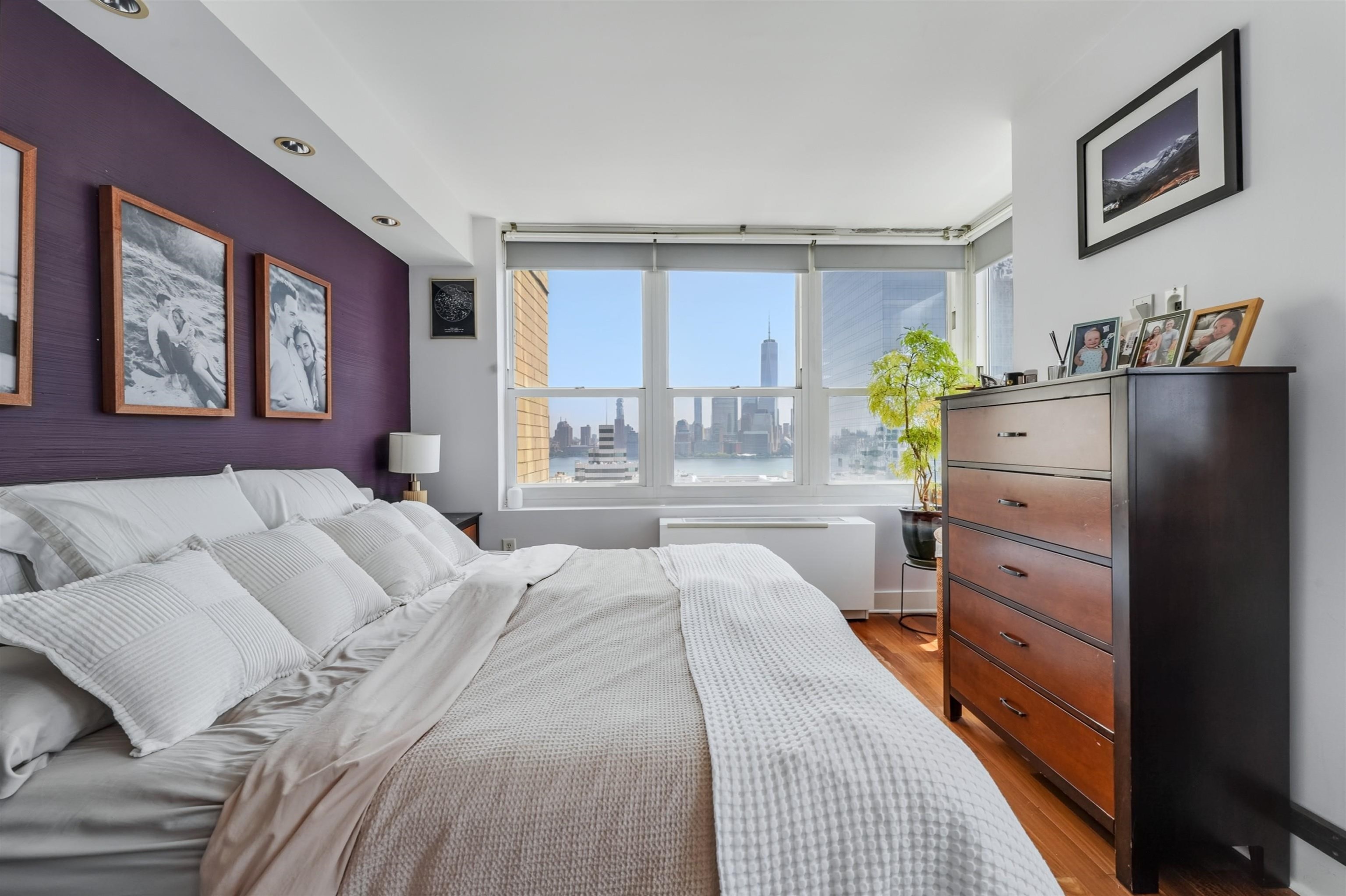 88 MORGAN ST Unit: 2006