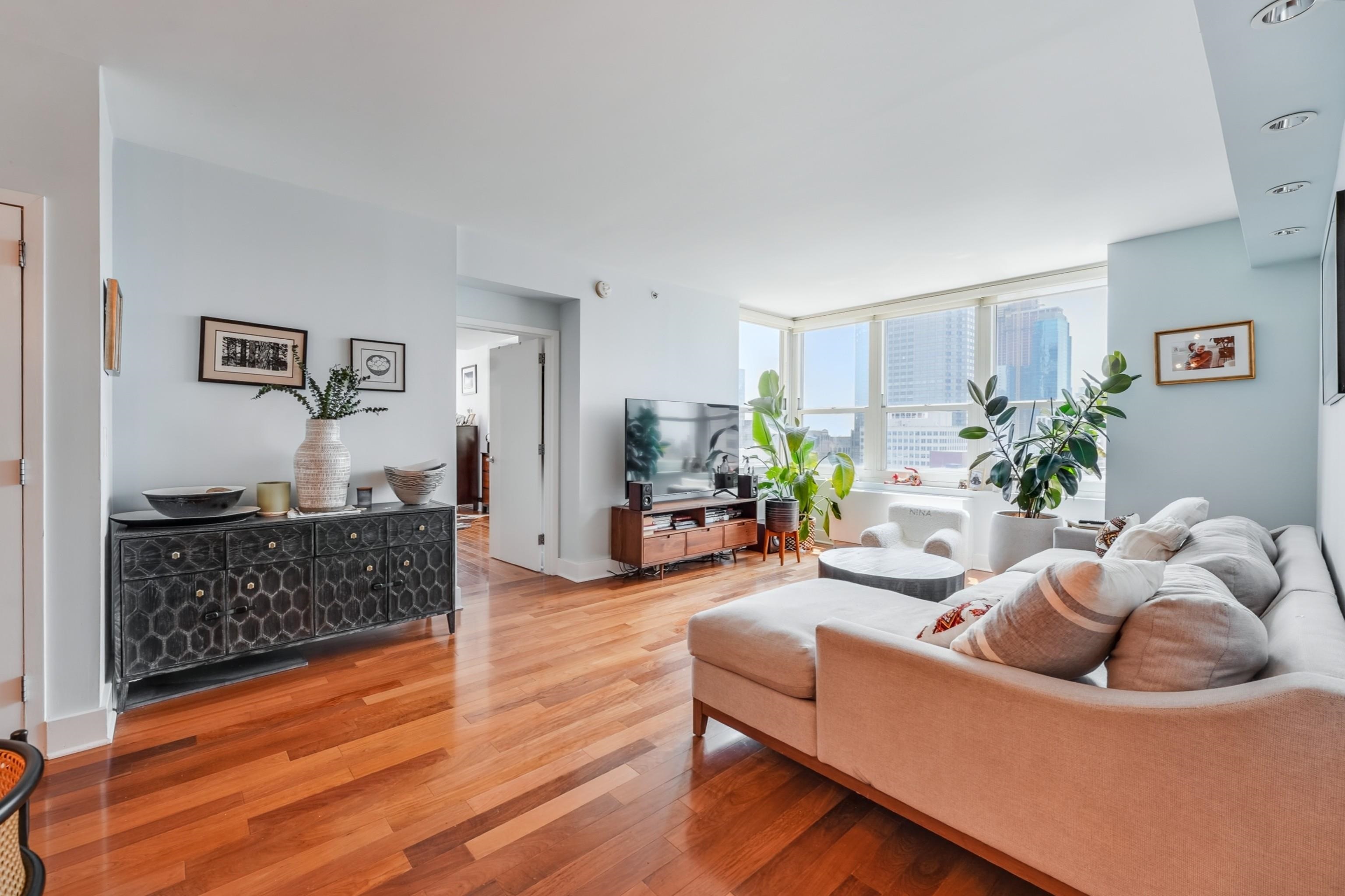 88 MORGAN ST Unit: 2006