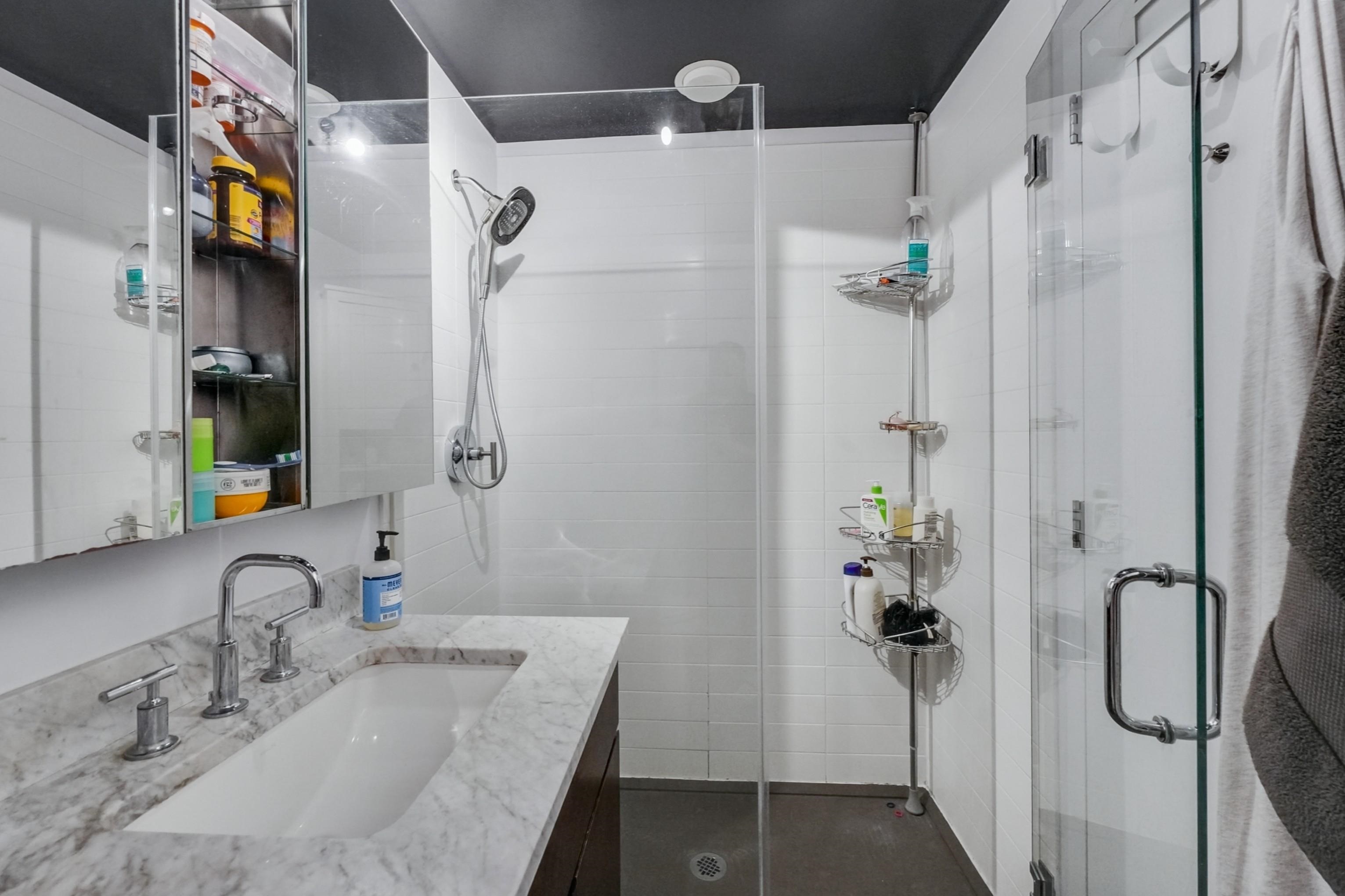 88 MORGAN ST Unit: 2006