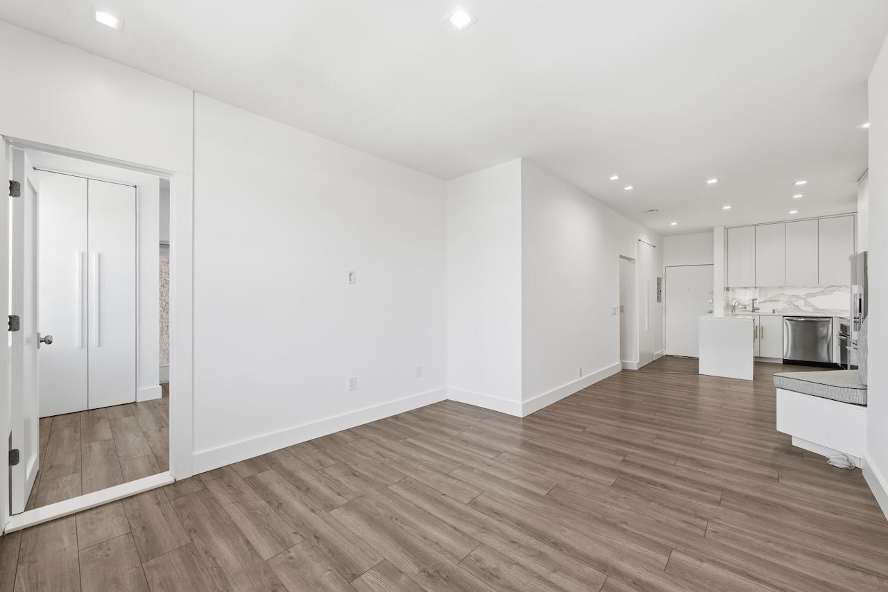 43-49 VAN WAGENEN AVE Unit: 4A