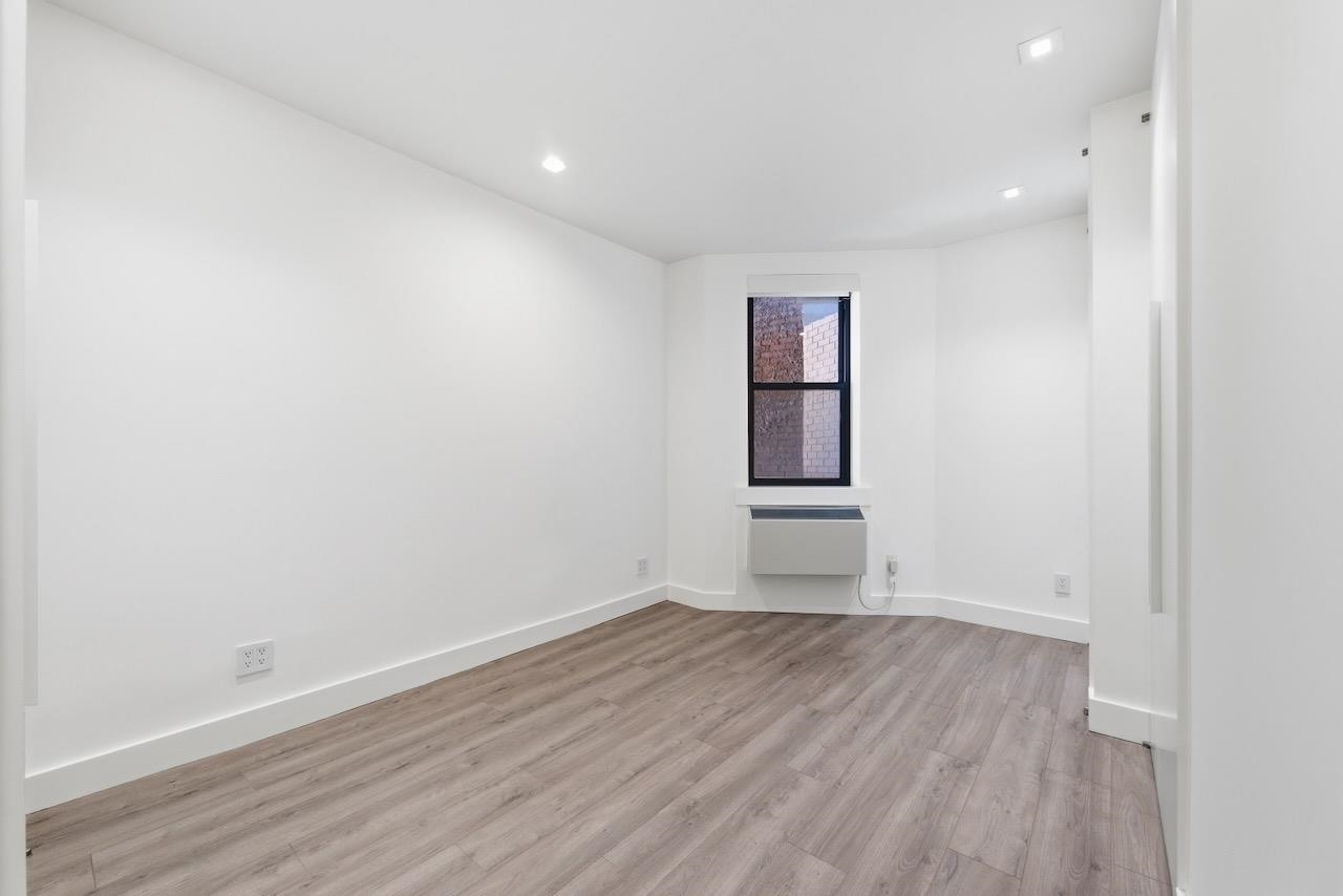 43-49 VAN WAGENEN AVE Unit: 4A