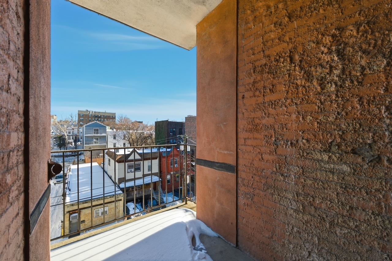 43-49 VAN WAGENEN AVE Unit: 4A