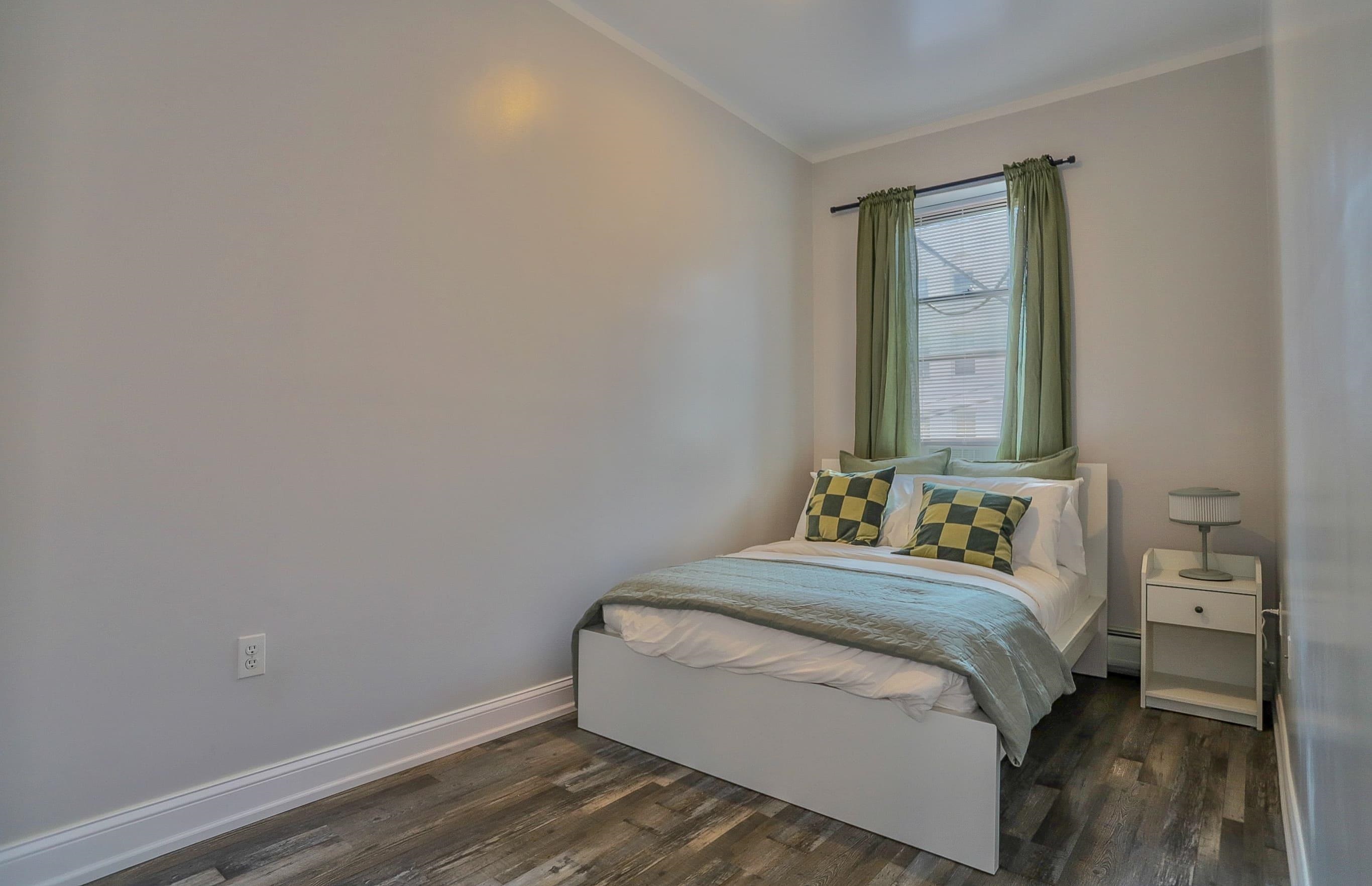 208 48TH ST Unit: 27