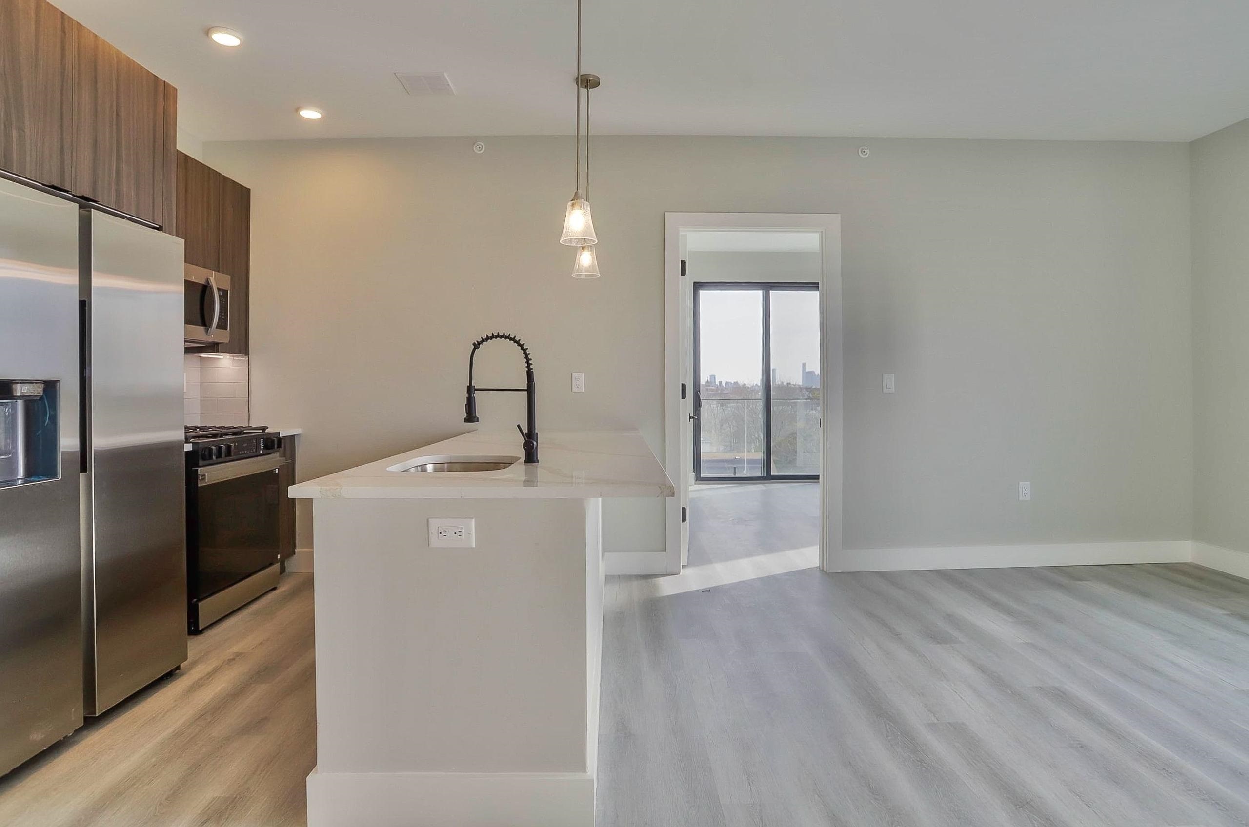 3516 JOHN F KENNEDY BLVD Unit: 404