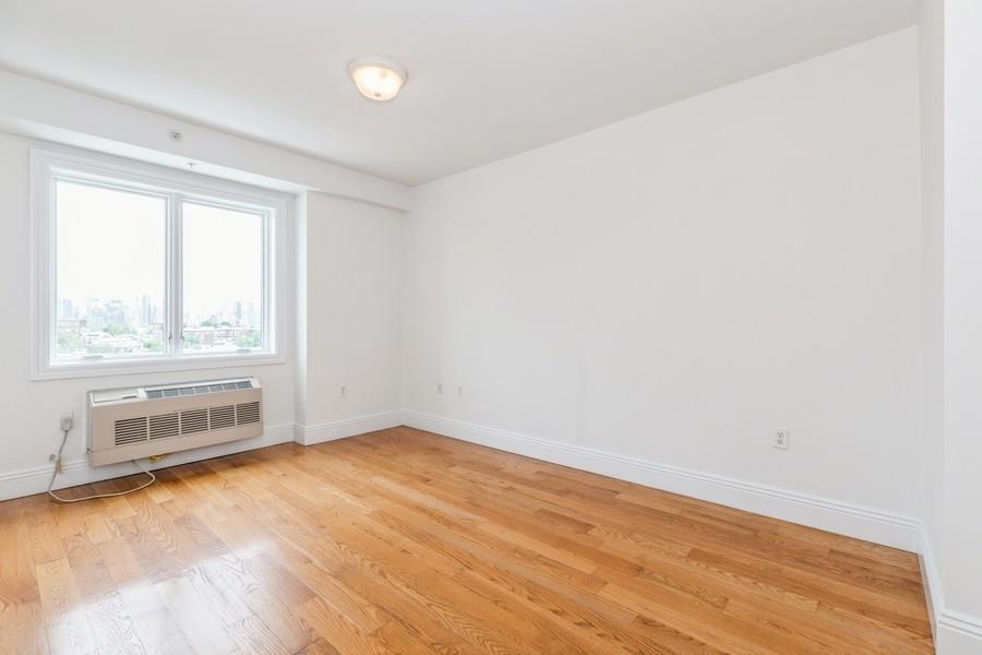 125 43RD ST Unit: 503