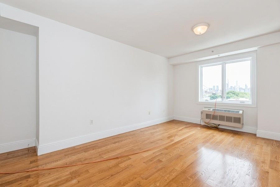 125 43RD ST Unit: 503