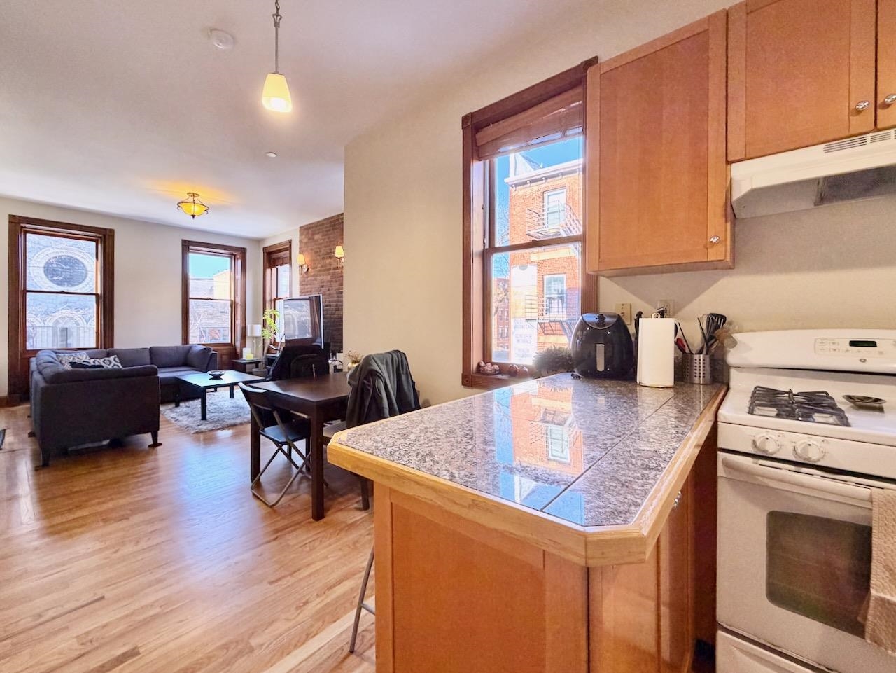 448 JERSEY AVE Unit: 3