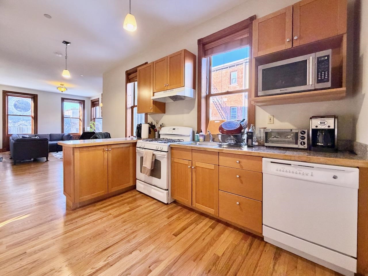 448 JERSEY AVE Unit: 3