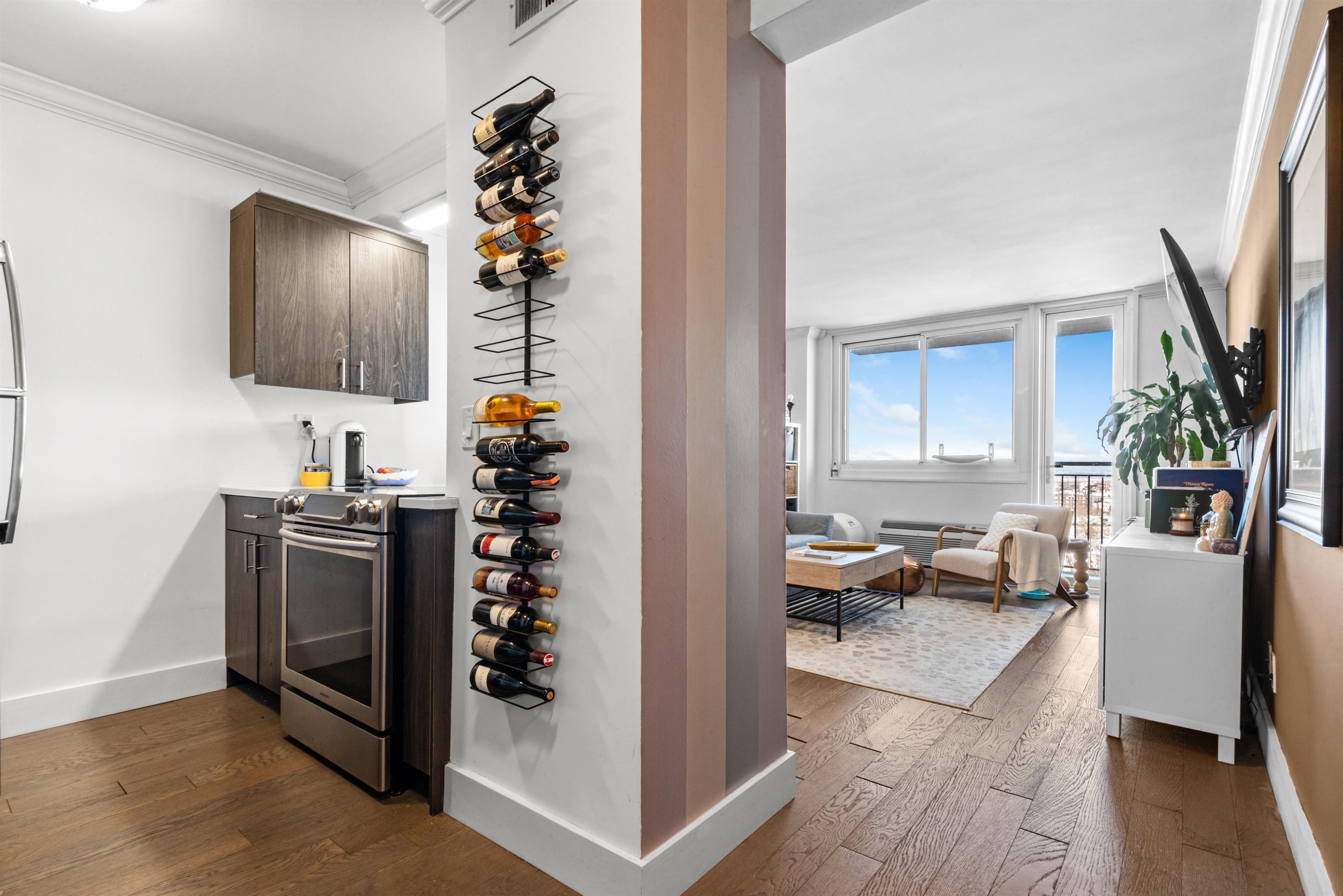 100 MANHATTAN AVE Unit: 1701