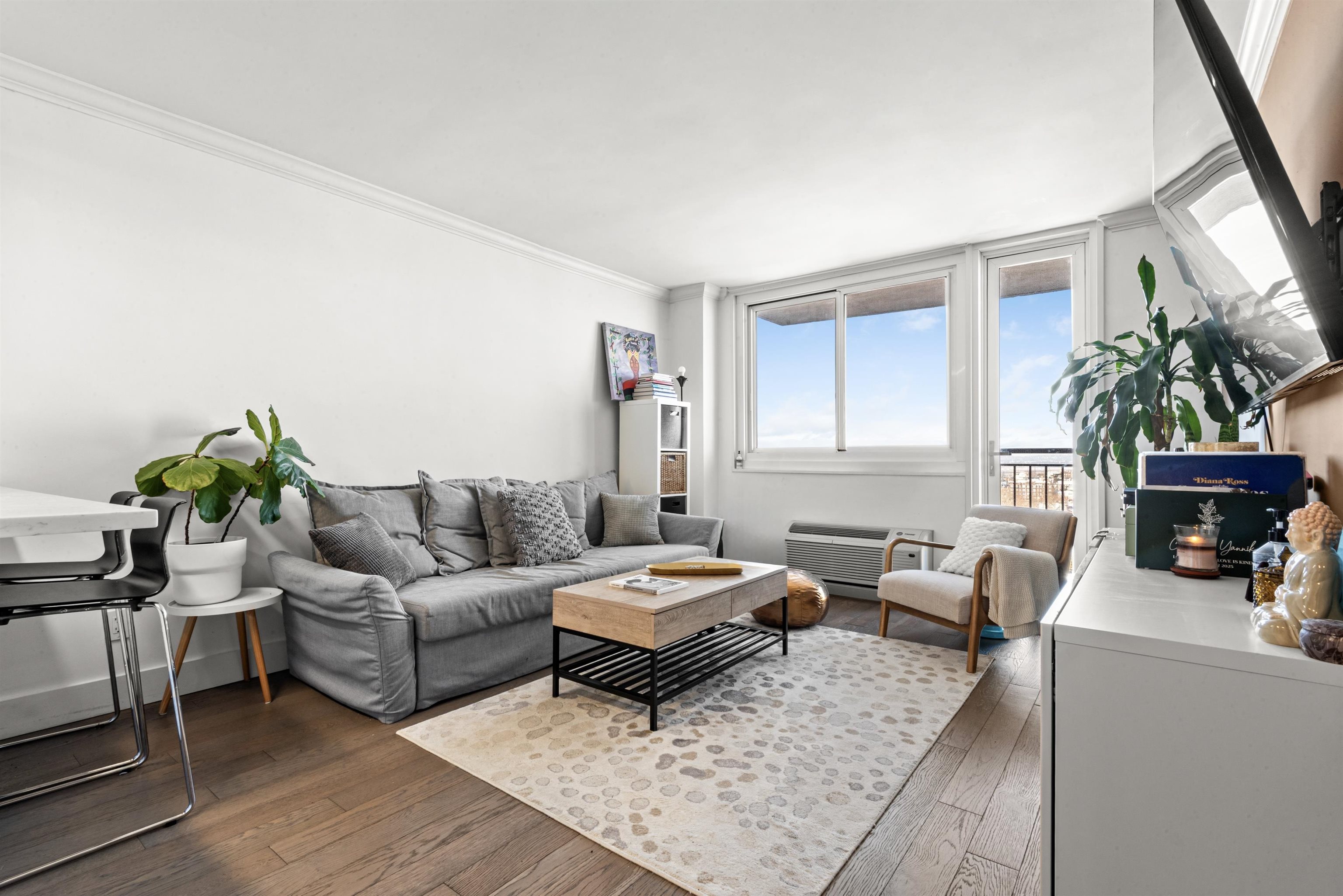 100 MANHATTAN AVE Unit: 1701