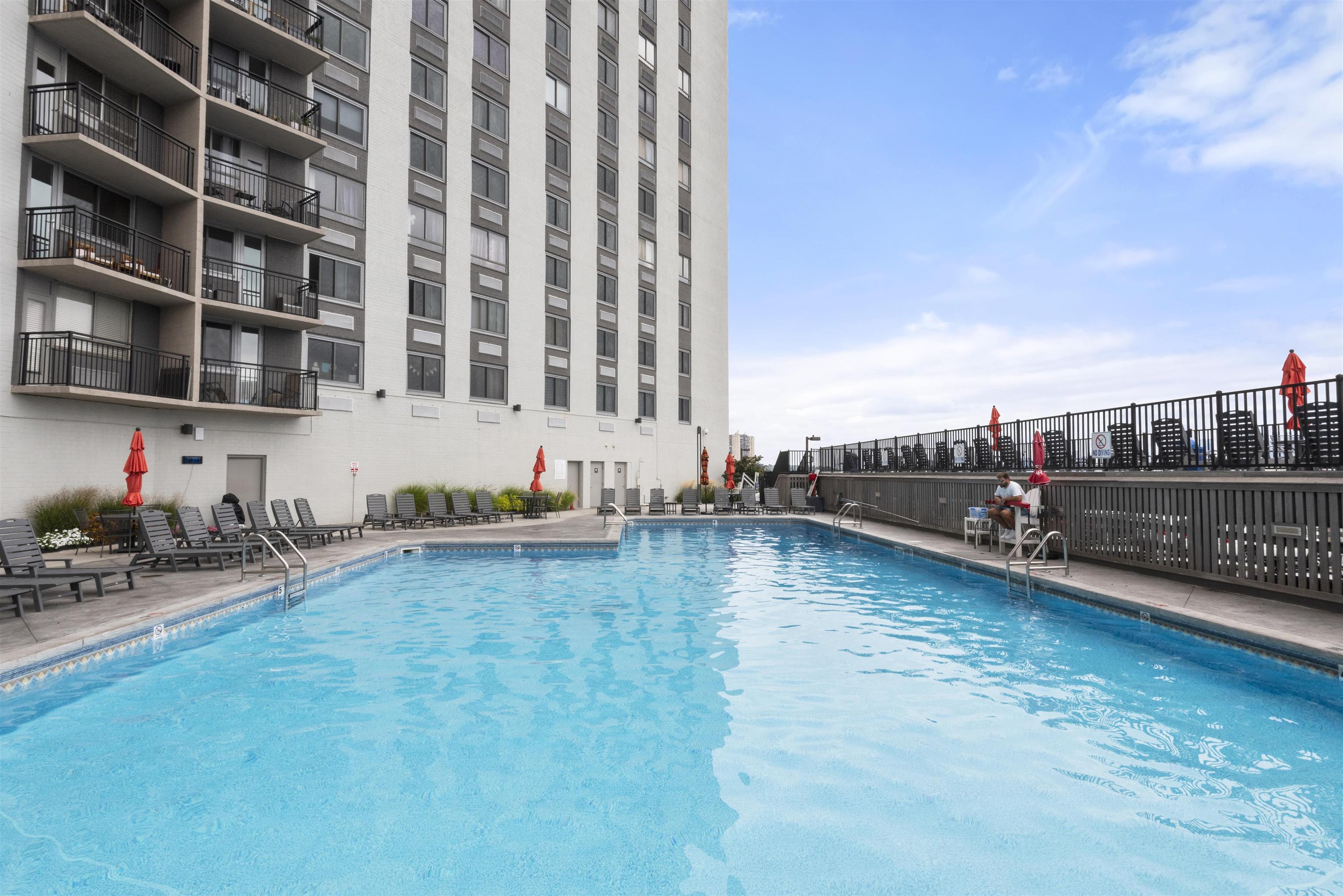 100 MANHATTAN AVE Unit: 1701