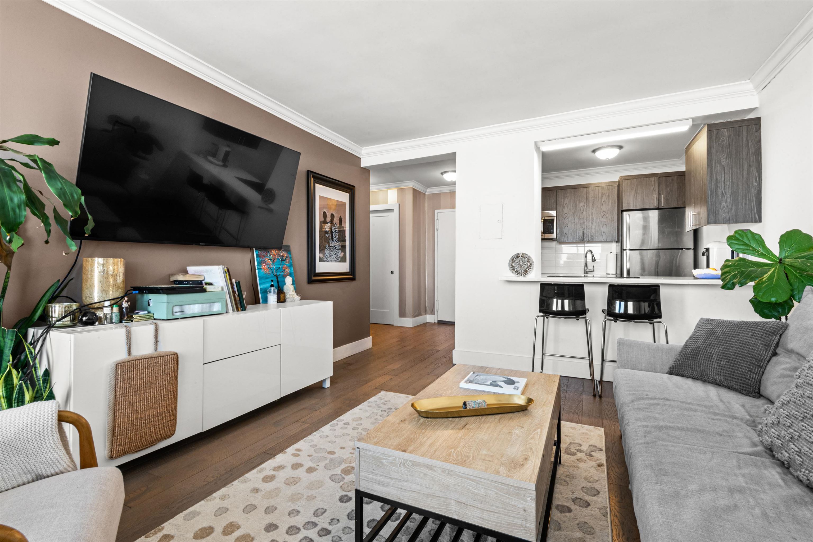 100 MANHATTAN AVE Unit: 1701