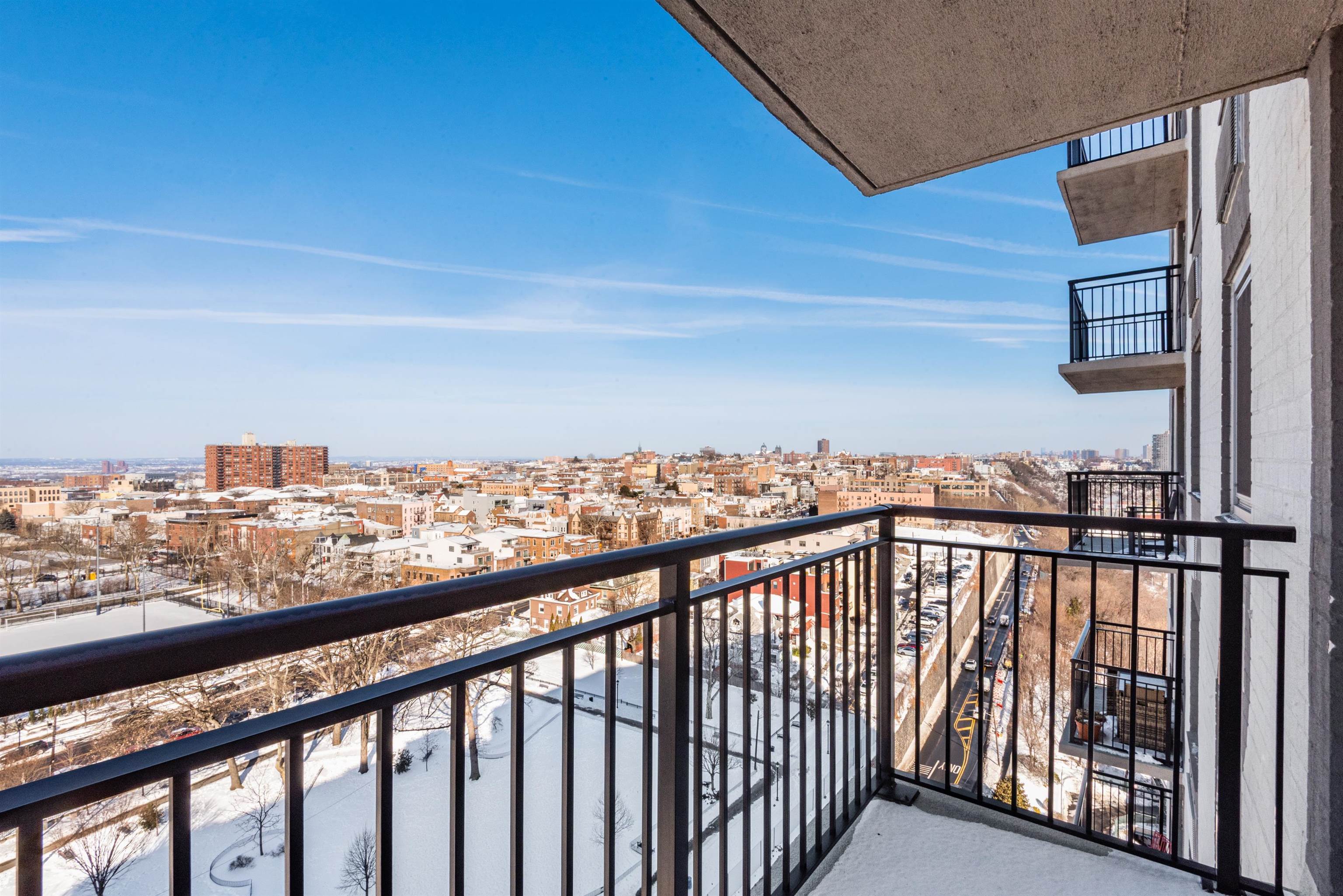 100 MANHATTAN AVE Unit: 1701