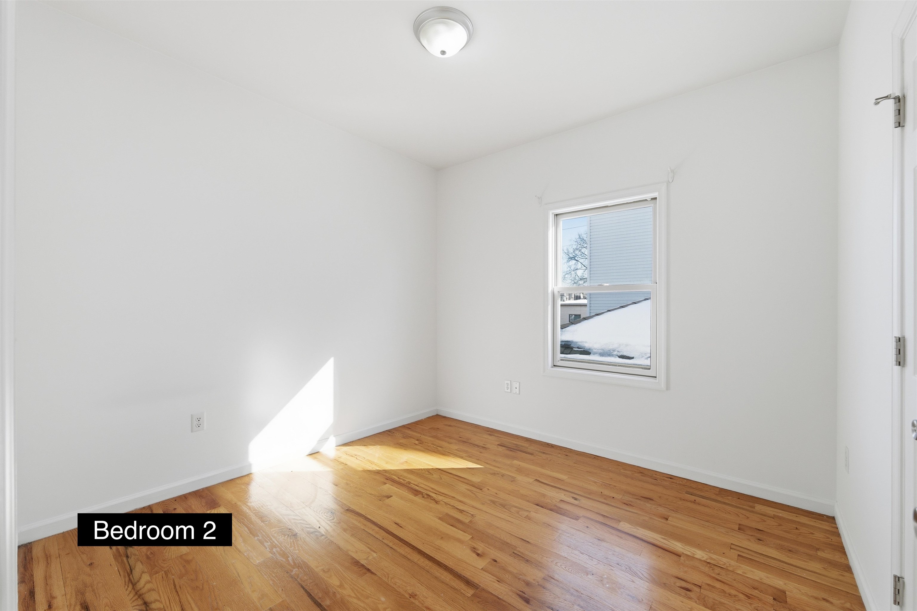 54 LAIDLAW AVE Unit: 2