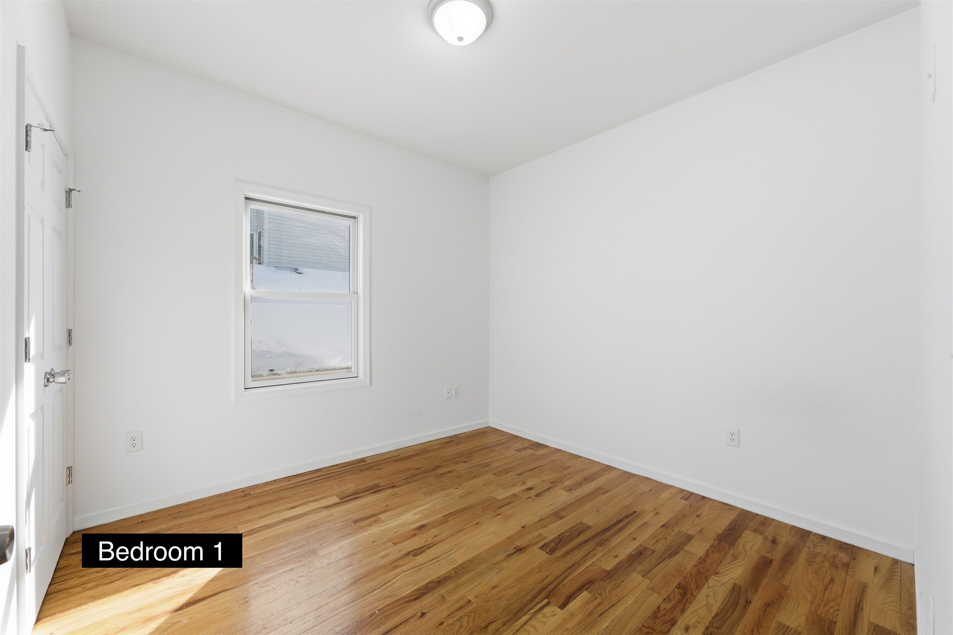 54 LAIDLAW AVE Unit: 2