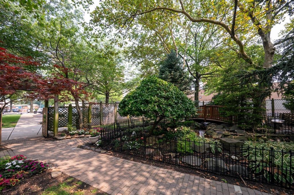 201 ST PAULS AVE Unit: 8F