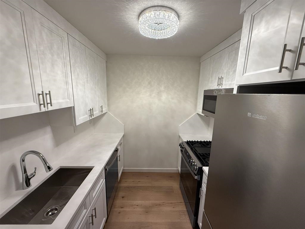 201 ST PAULS AVE Unit: 8F