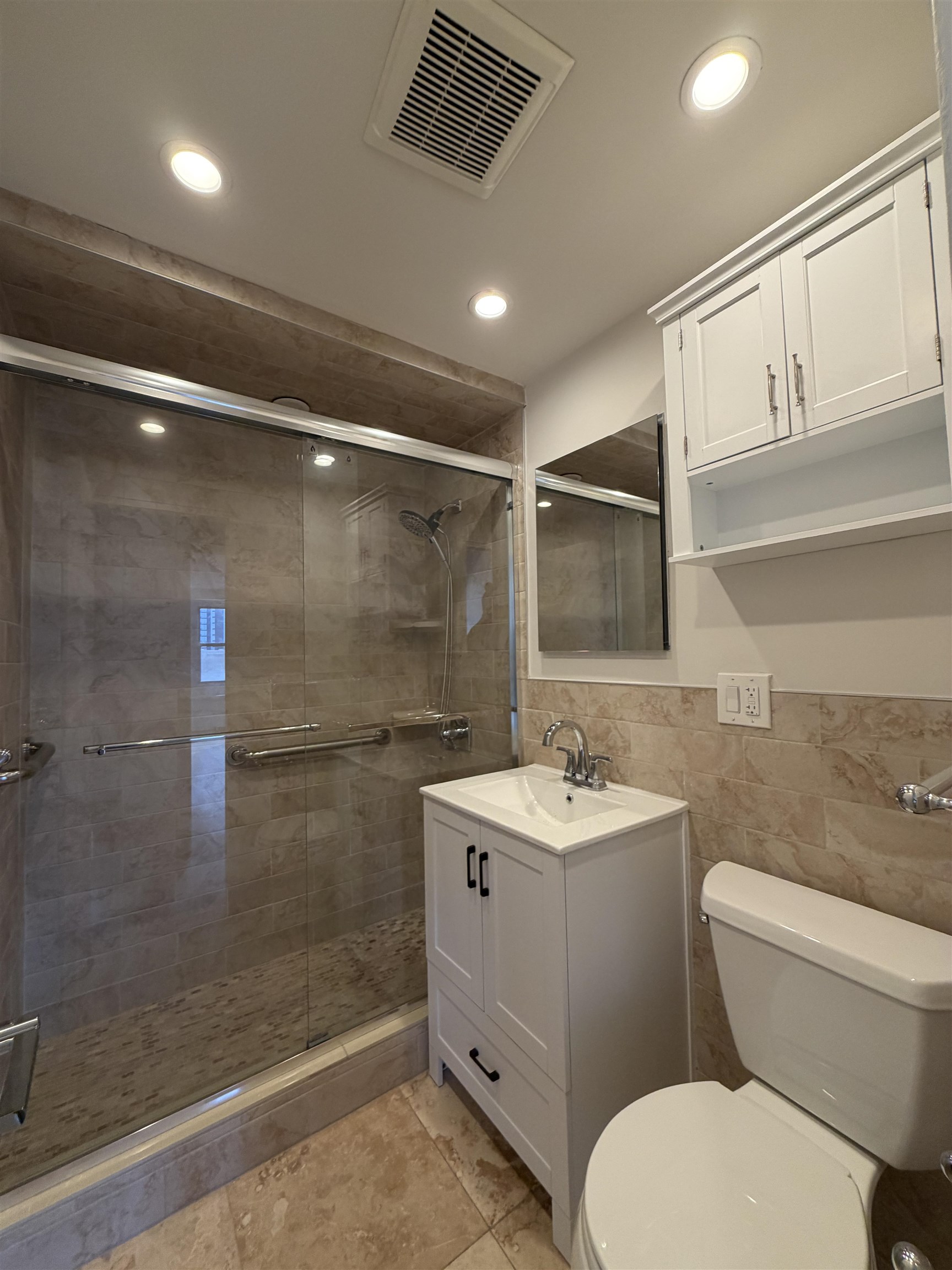 201 ST PAULS AVE Unit: 8F