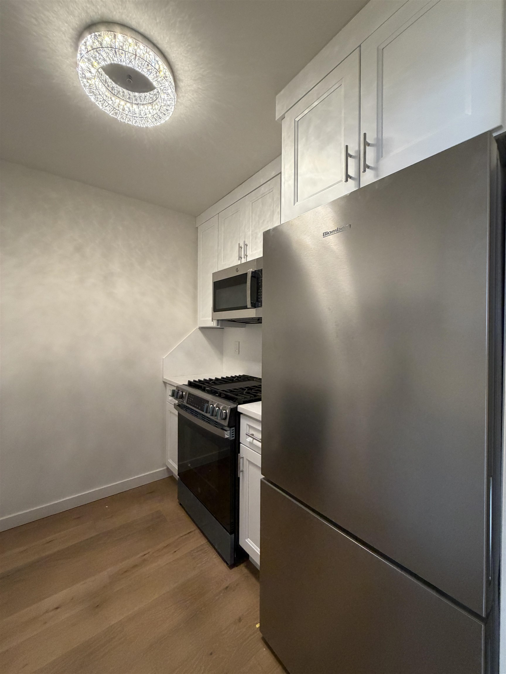 201 ST PAULS AVE Unit: 8F