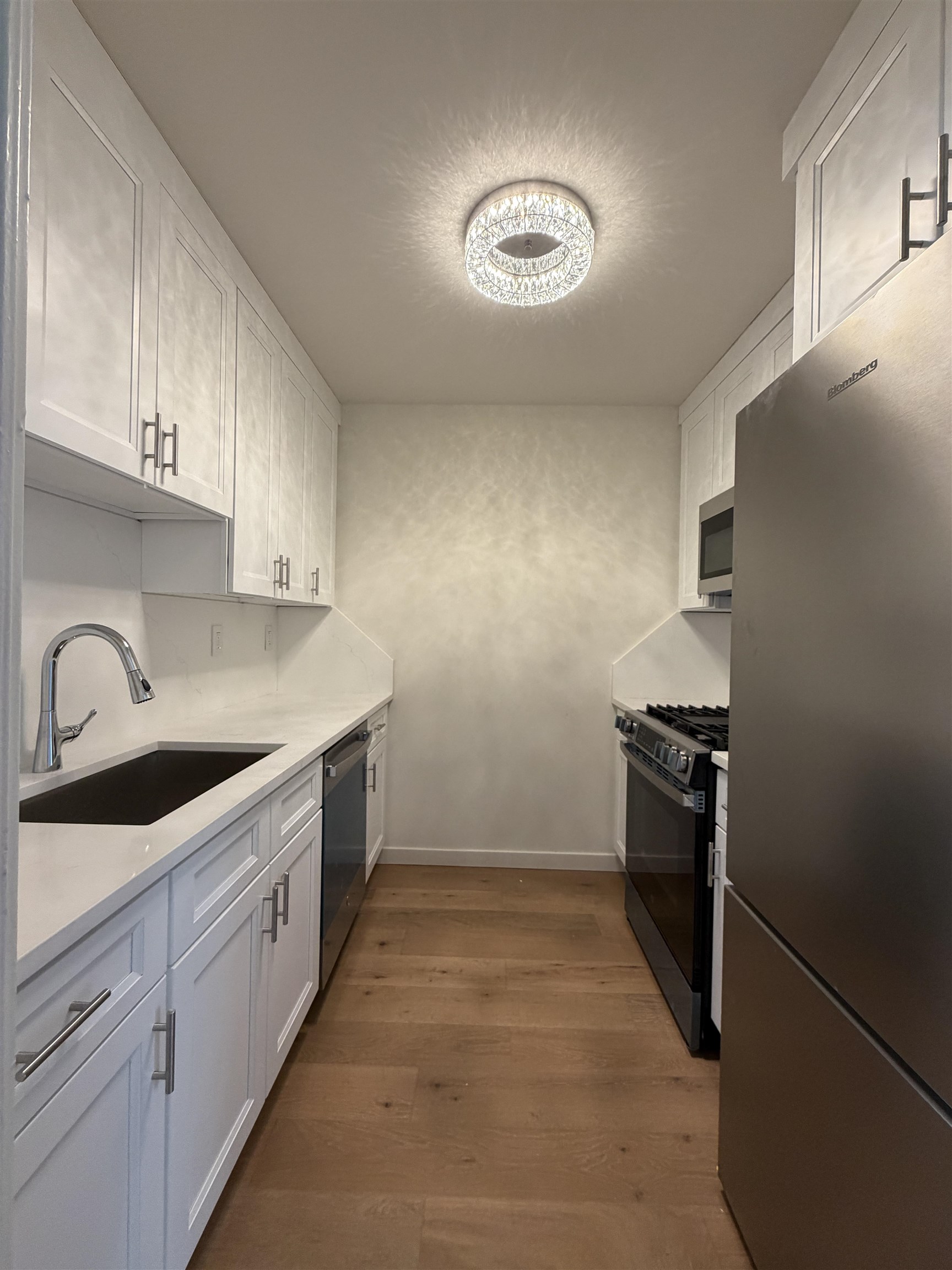 201 ST PAULS AVE Unit: 8F